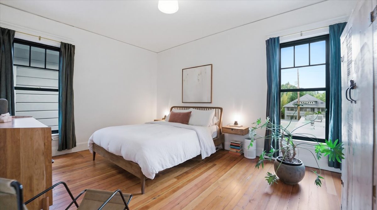 38-260513 2935 SE Yamhill St - 067.jpg