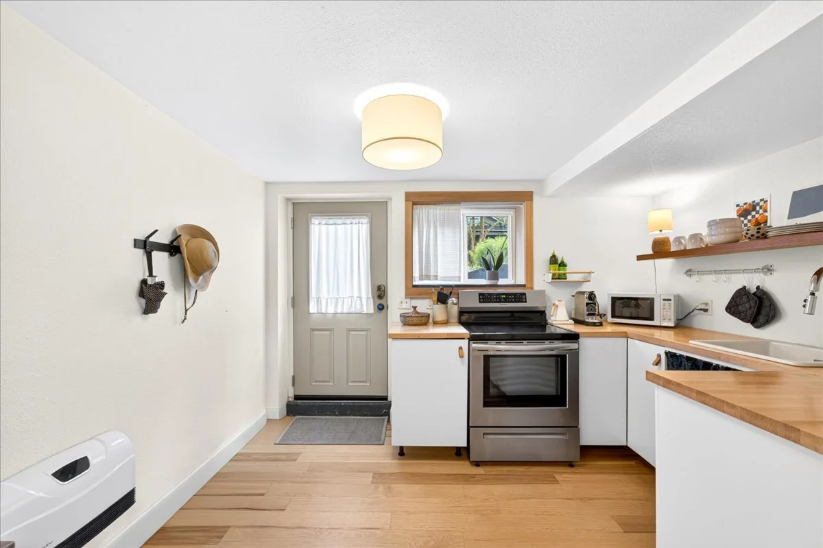 44-260513 2935 SE Yamhill St - 053.jpg