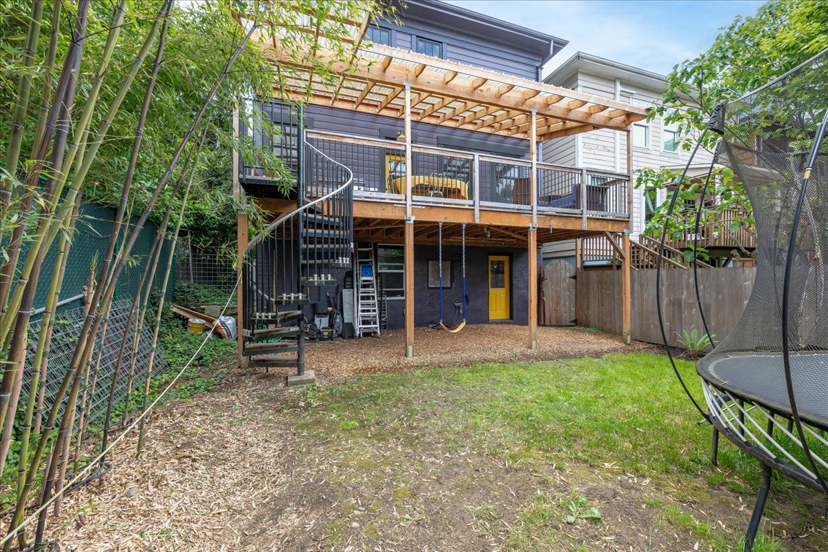 56-260513 2935 SE Yamhill St - 007.jpg