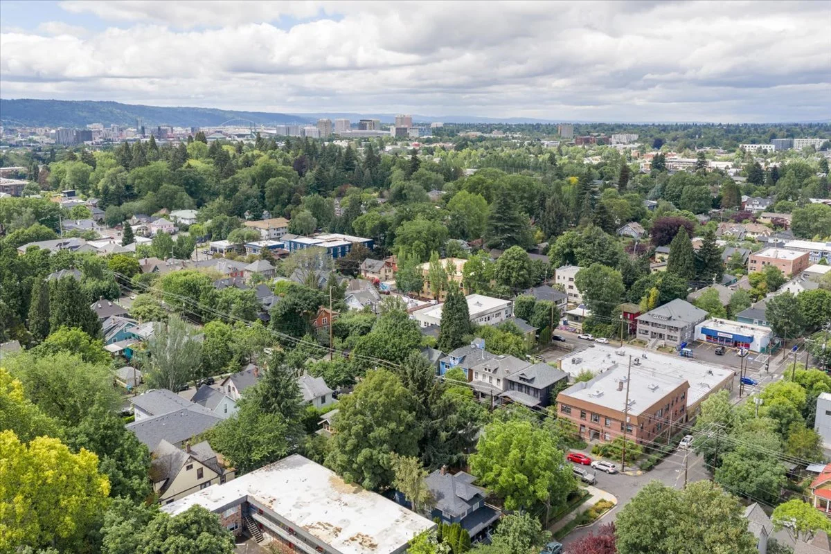57-260513 2935 SE Yamhill St - 014.jpg