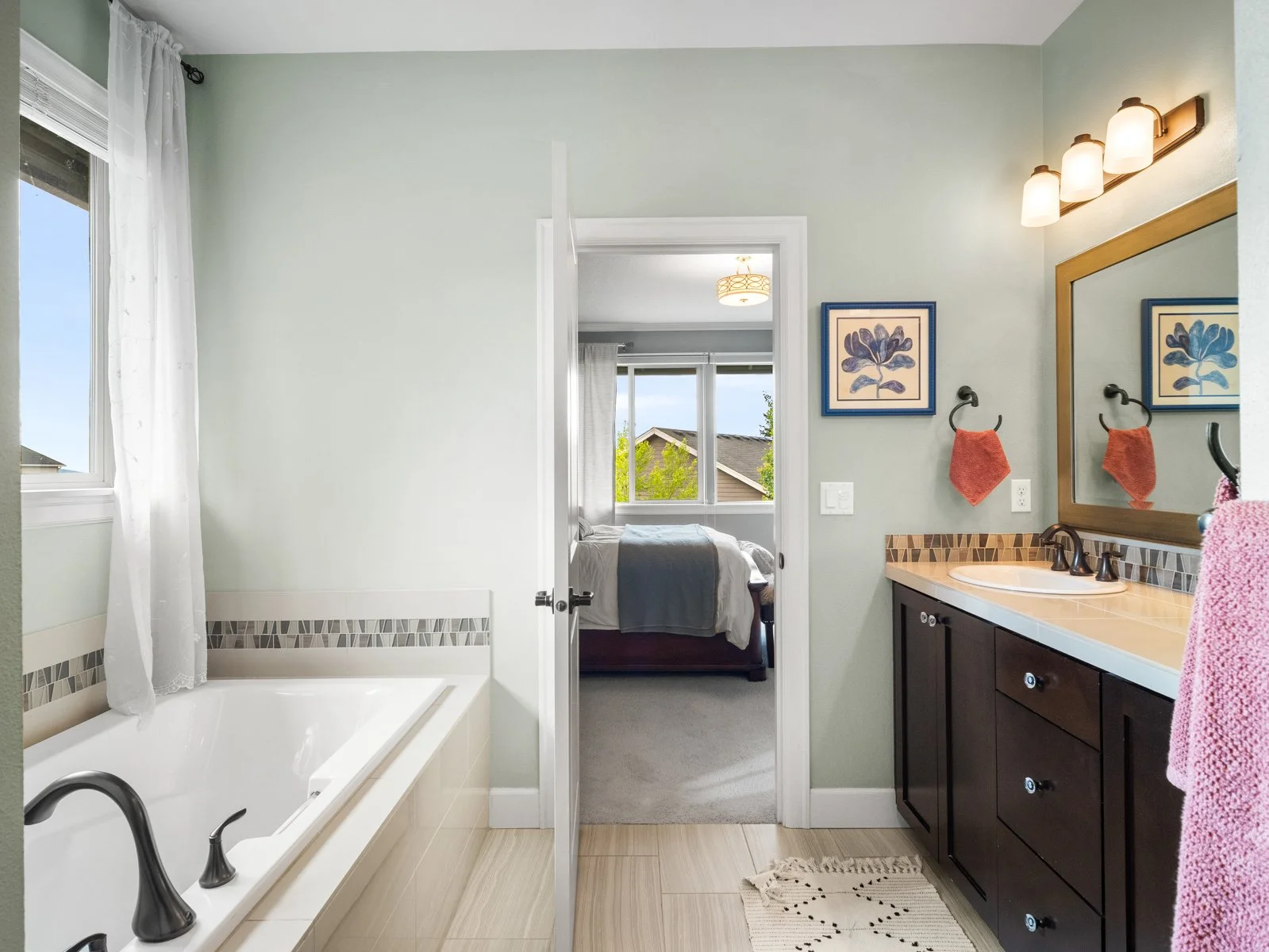 1420 NW Goodwin St-33.jpg