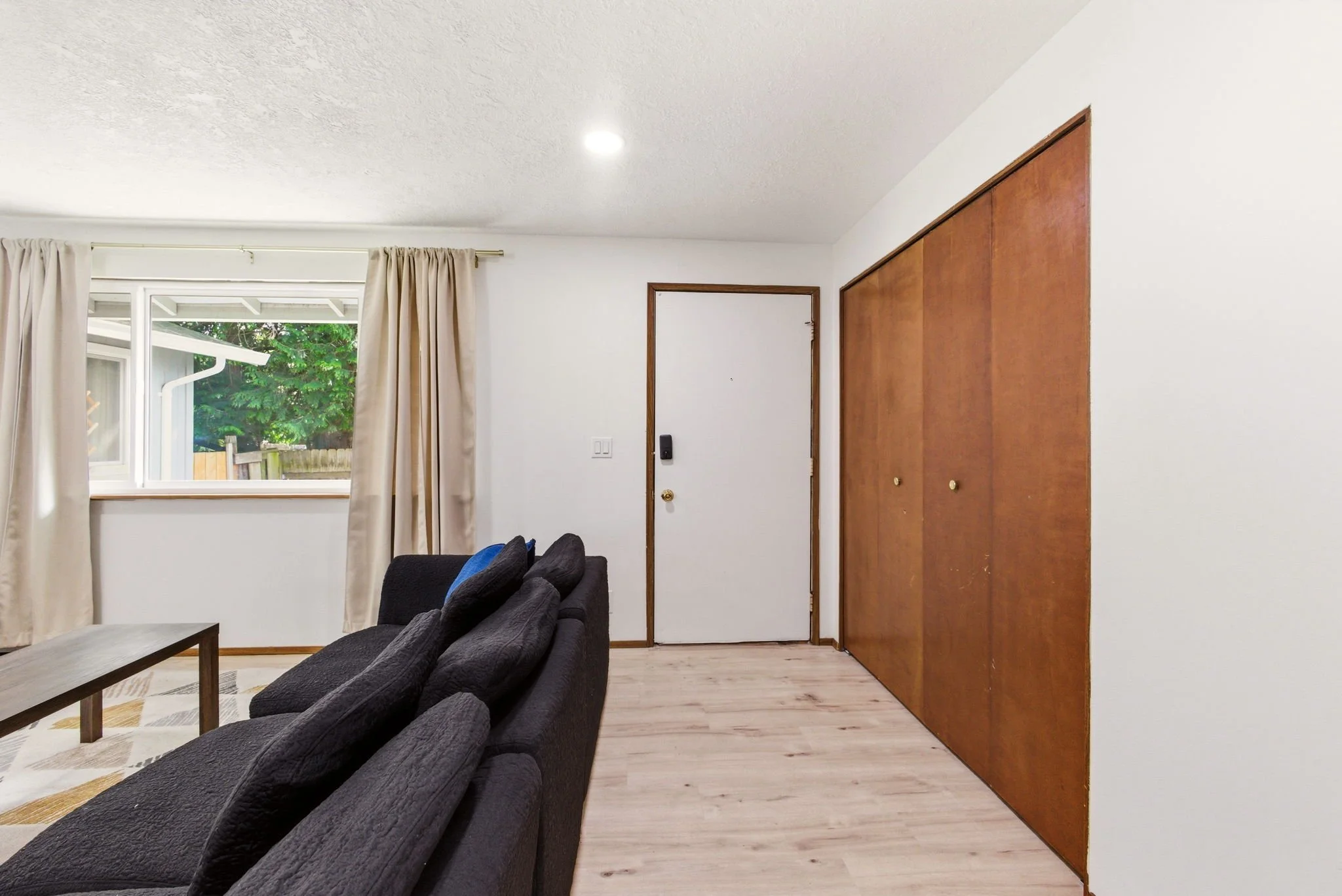 5-web-or-mls-Kyle_Conway_-_3836_SE_91st_Ave_005.jpg