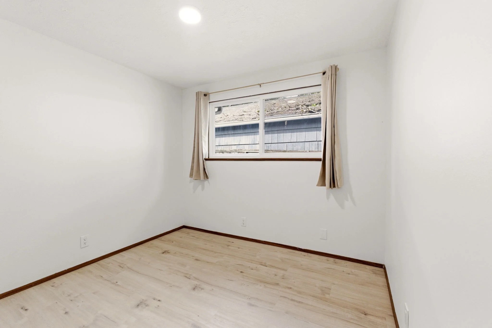 31-web-or-mls-Kyle_Conway_-_3836_SE_91st_Ave_031.jpg