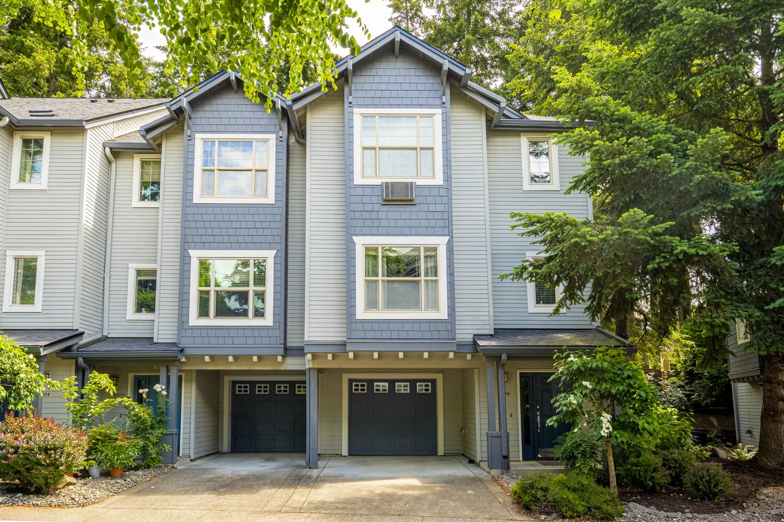 Hillsboro Townhome with Wooded Views