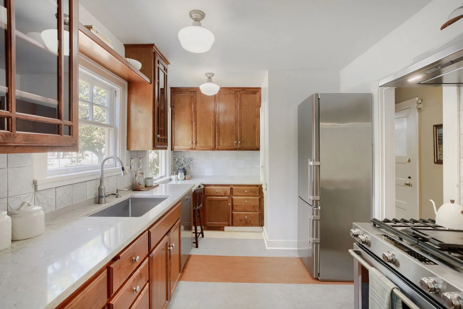 1403 NE Thompson Street 1 - Web Quality - 014 - 12 Kitchen.jpg