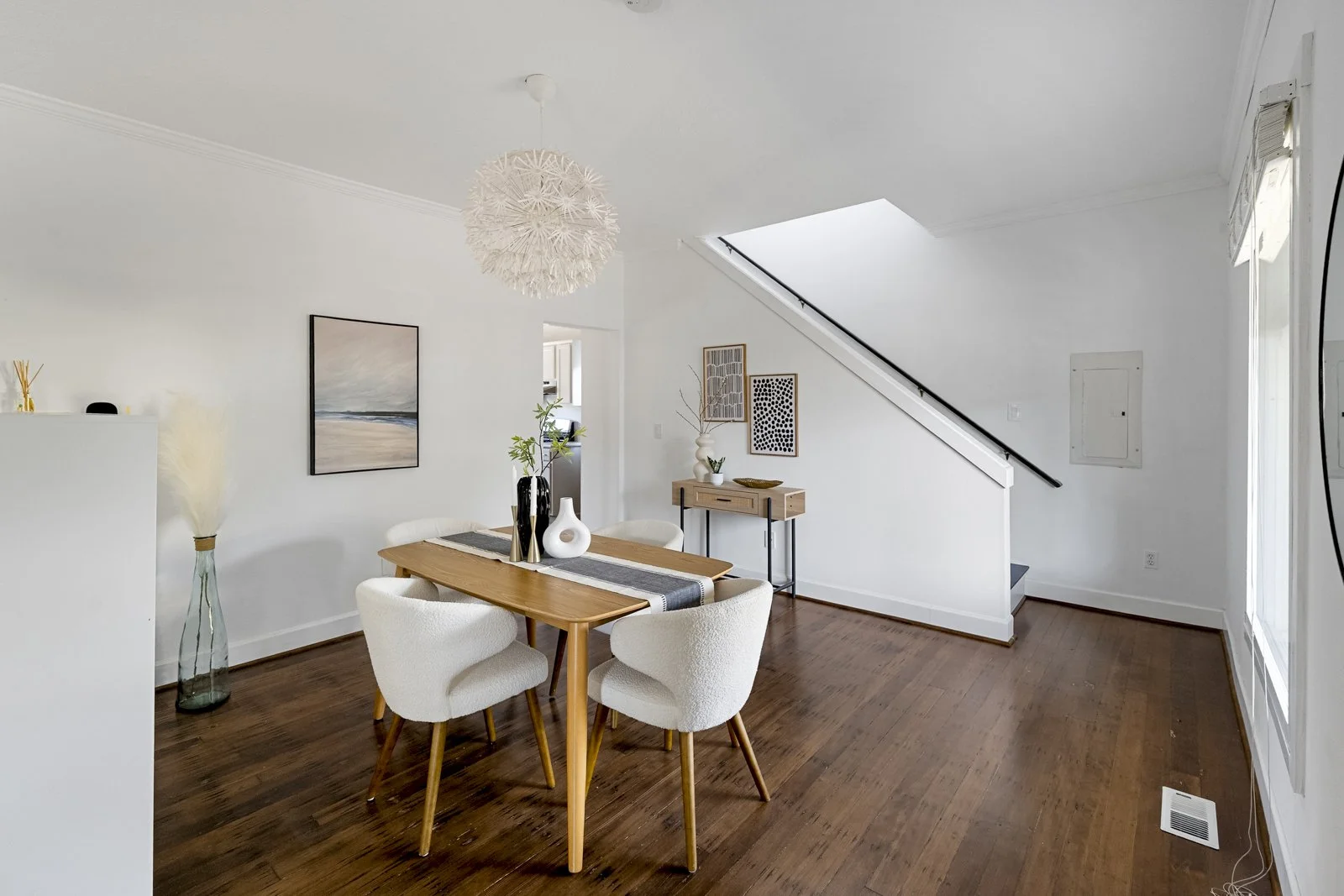 dining to stairs.jpg