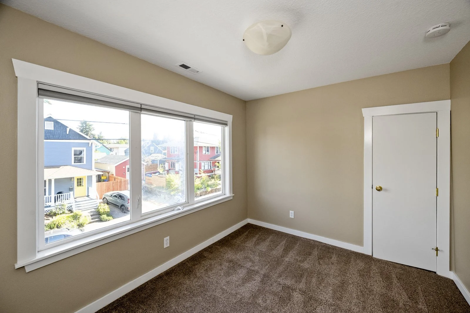 4th bed windows angle.jpg