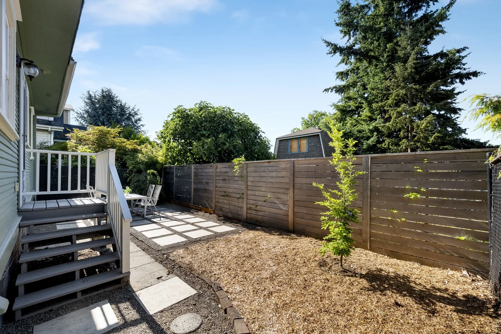 yard angle NW.jpg