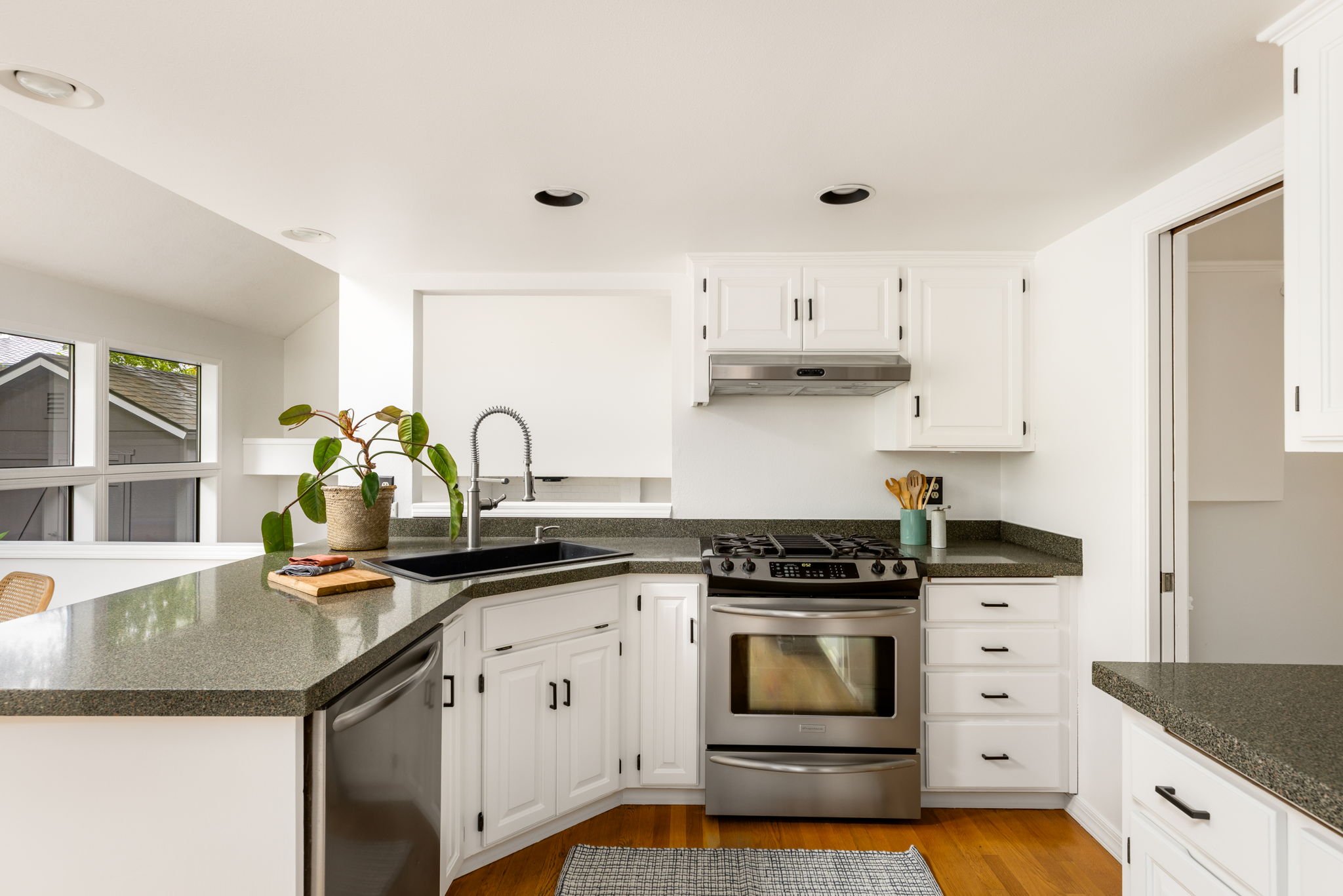 23-120 SW 102nd Ave, Portland, OR-28.jpg