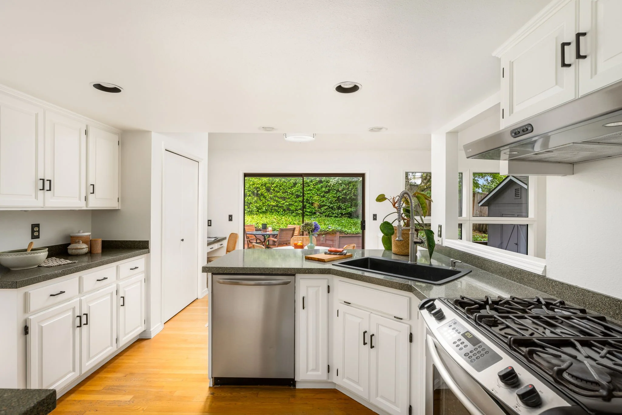 24-120 SW 102nd Ave, Portland, OR-29.jpg