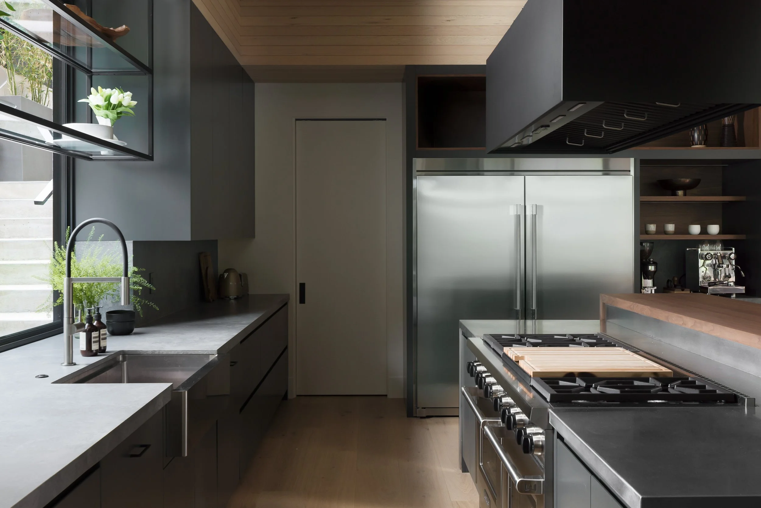 Obsidian - 4700 Pheasant Pl (North Vancouver) - Robert Blaney Design - 7.jpg