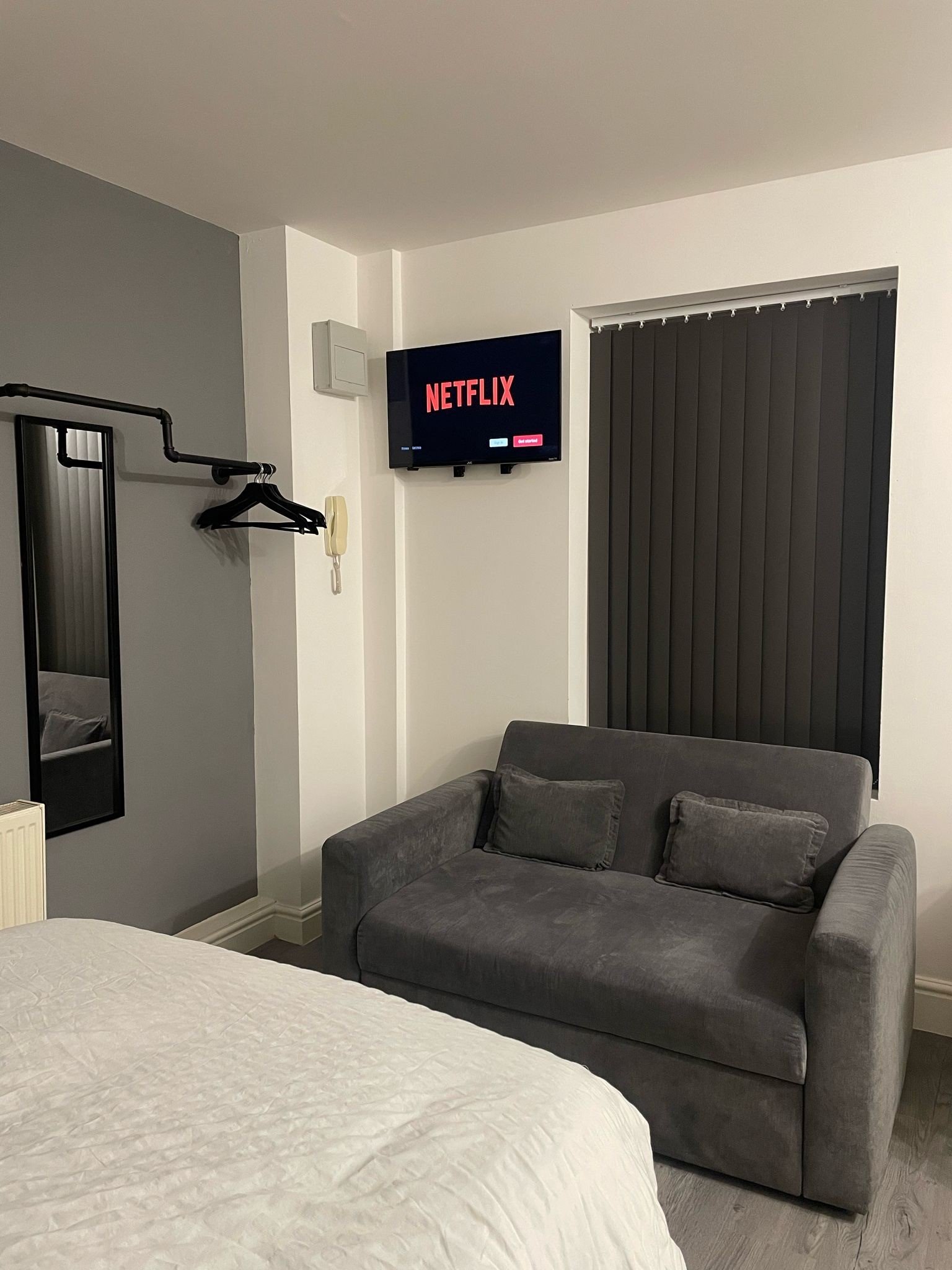 liverpool flat 2.jpg