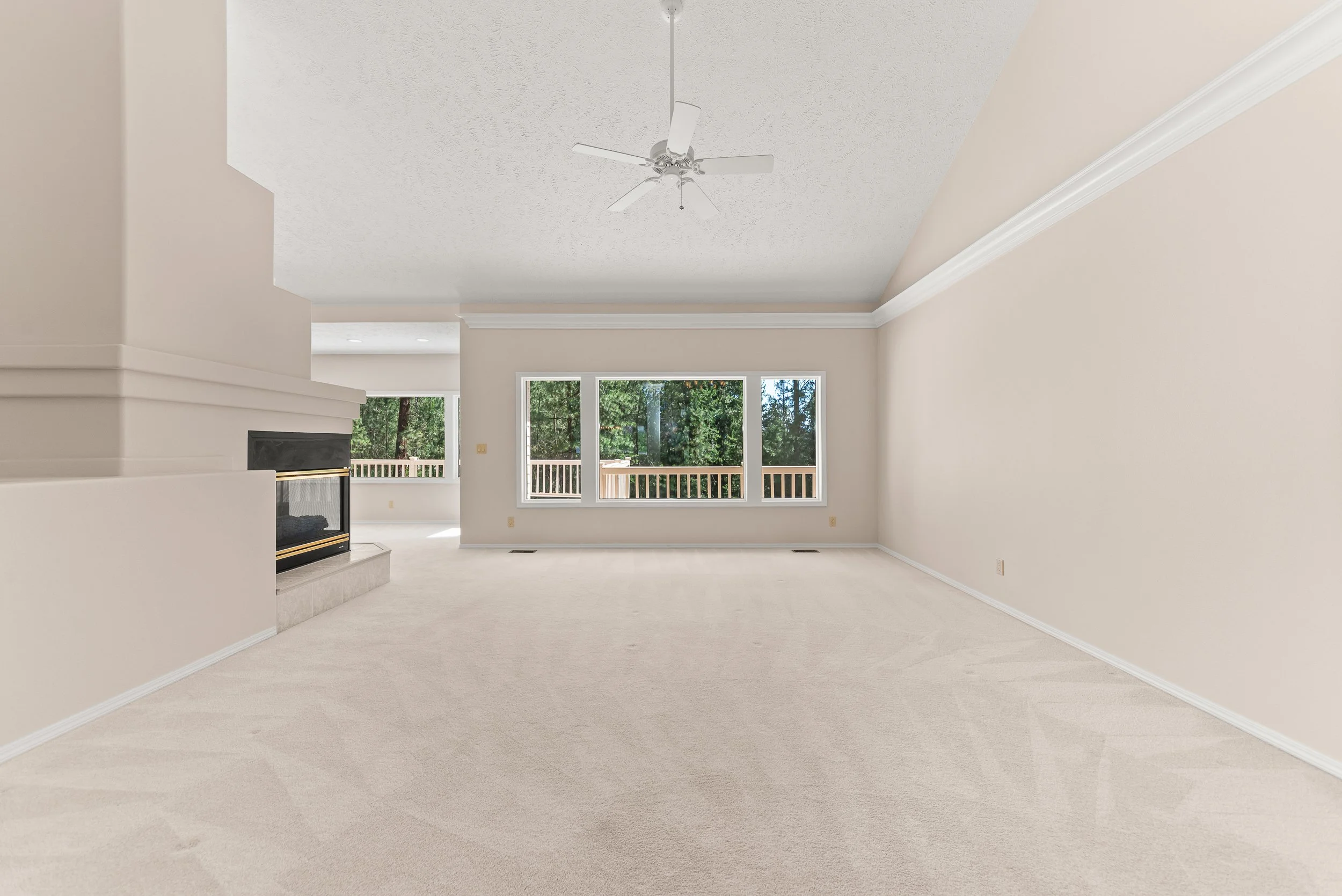 8912 N Oakland Rd 021.jpg