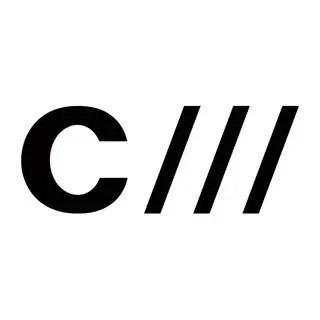 Black text 'c///' on a plain white background.