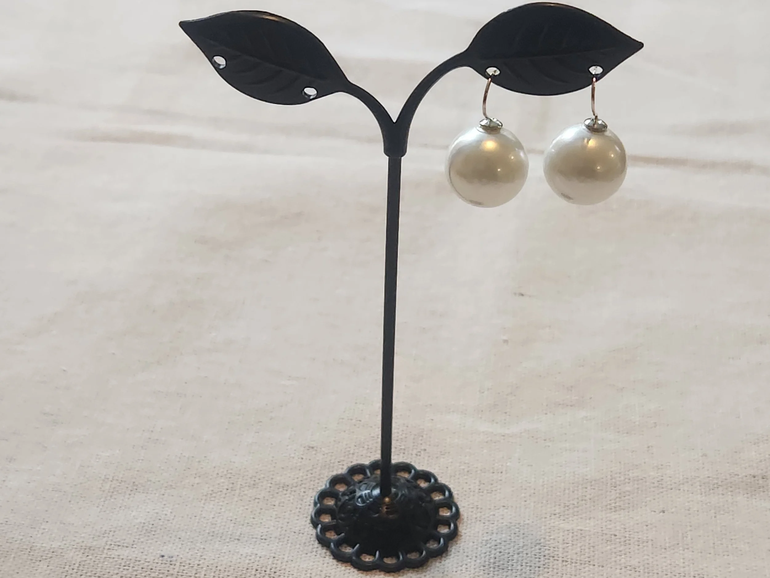 20mm pearl hoop - white.jpeg