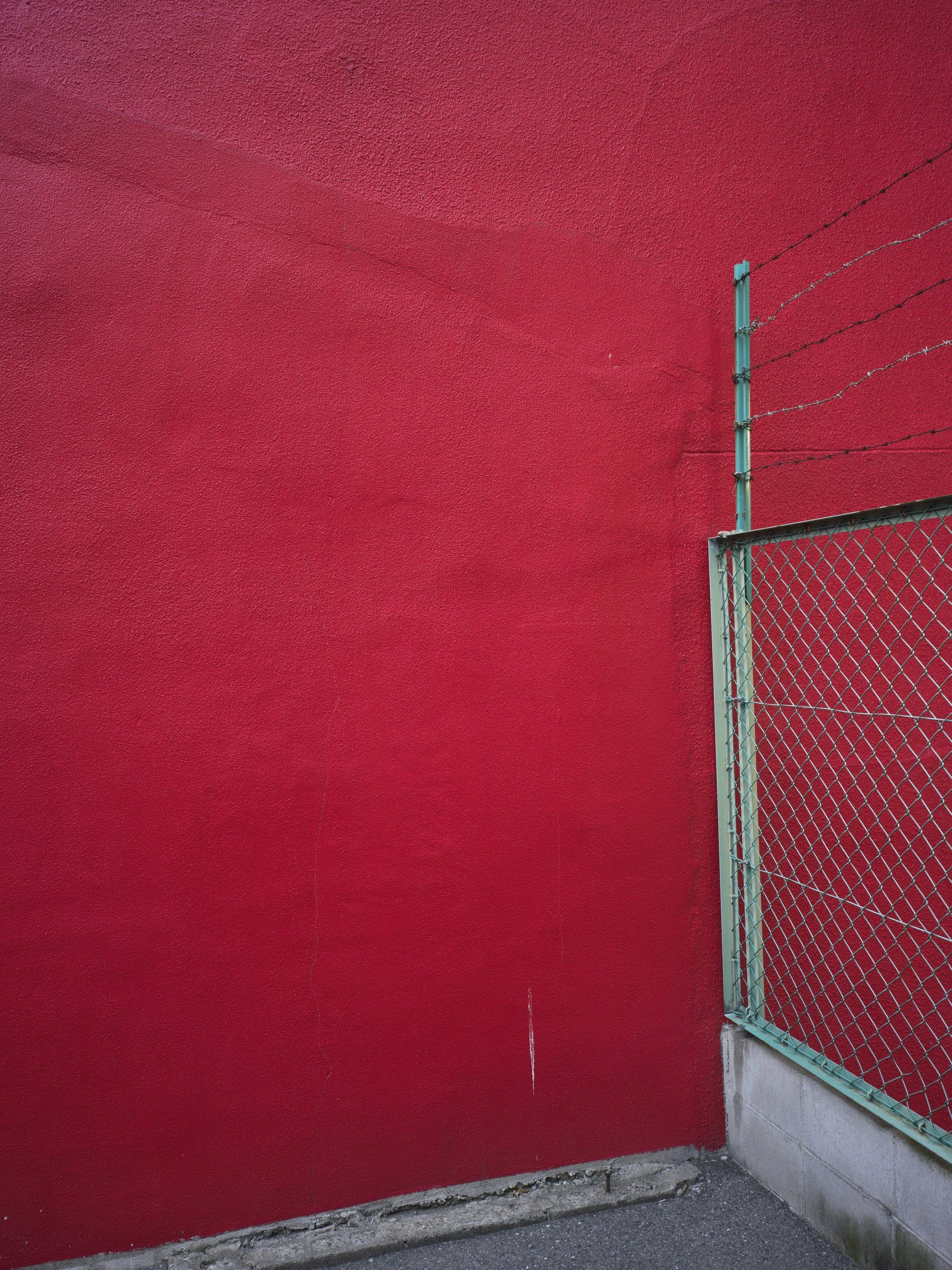 Colors_red_wall.jpg