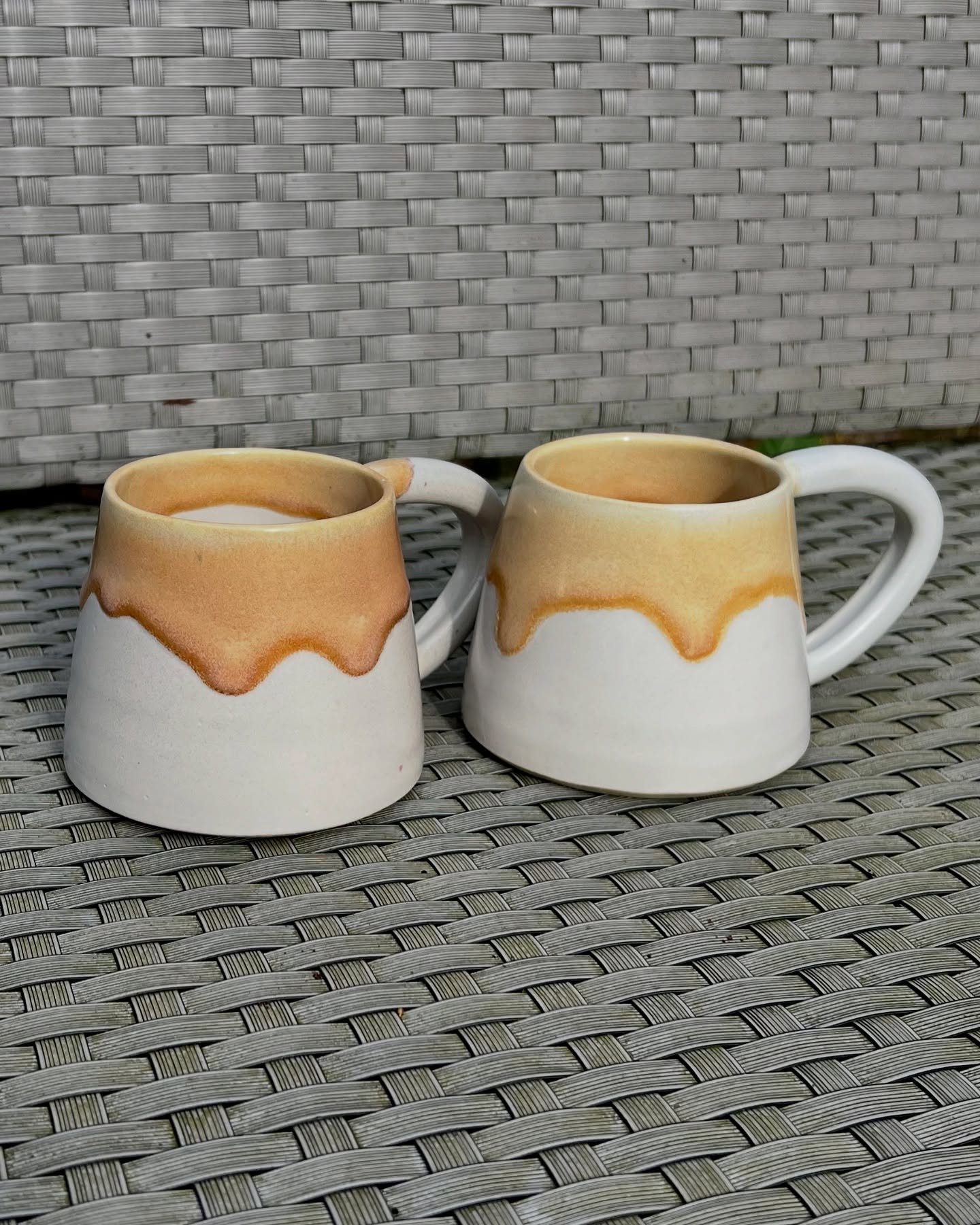 driiiipppy honey 🍯 mugs! will be making more of these in the future, they are a fave, and will sell separately! this pair is available on my website!
#mugs #mugsofinstagram #portlandpottery #portlandceramics #drip #honey #portland #portlandsmallbu