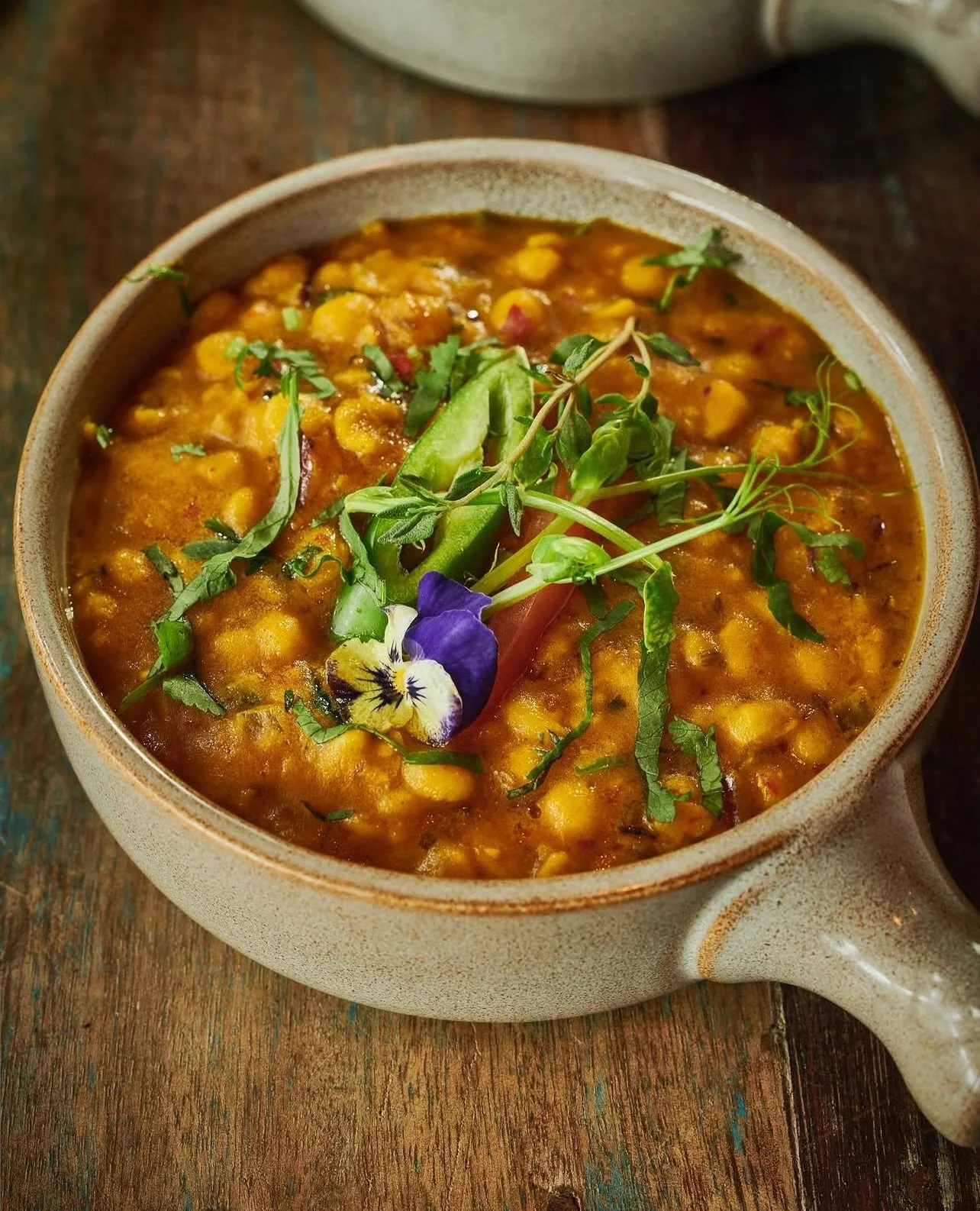 Have you tried our award-winning vegetarian and vegan Daata Dishes?

We take real pride in cooking up the most delicious Pakistani flavours. All of our veggie dishes also come as sides, so you can order a few and taste your way around the menu