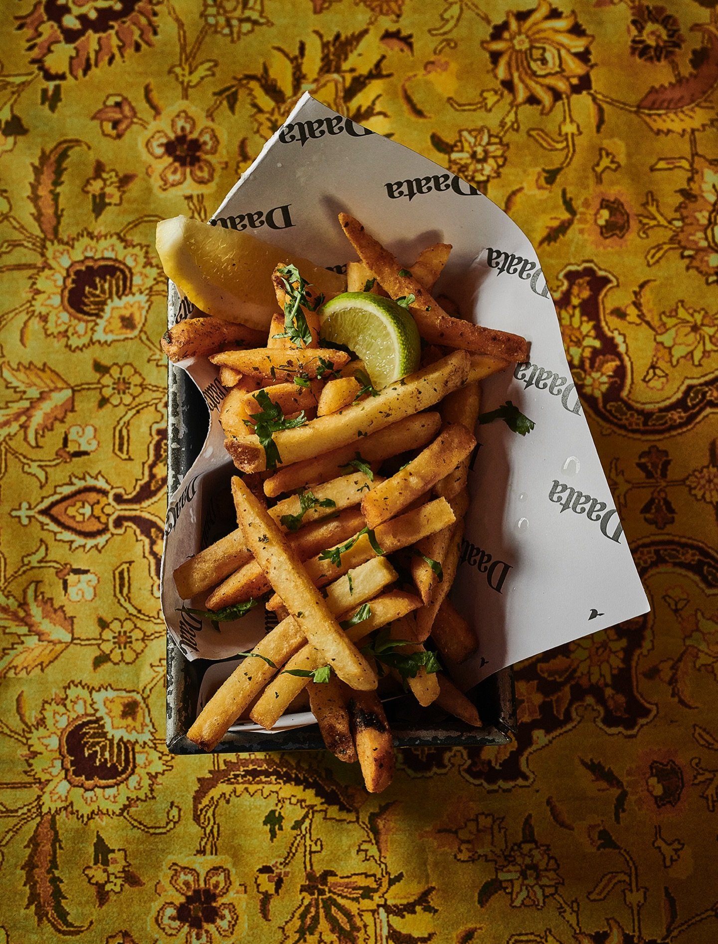 Rainy days call for comfort. Daata&rsquo;s masala fries tossed in chaat masala, lime &amp; lemon juice, coriander and fenugreek.
Perfect for this weather 😍