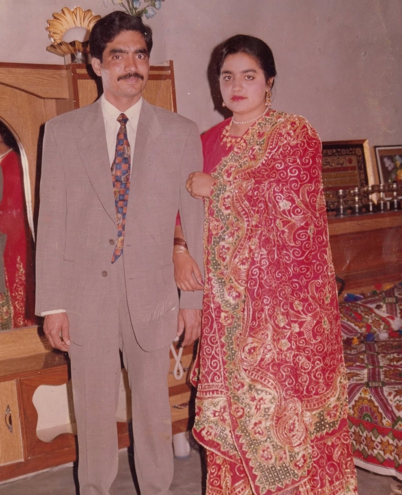 Pictured are Shamim &amp; Saleem on their wedding day in 1995. 

Whether it&rsquo;s a romantic date or a Galentine&rsquo;s feast, Daata is the perfect choice for Valentines Day! We will be open from 12:30pm in Bray, Glasthule, Blackrock, Sandymount &