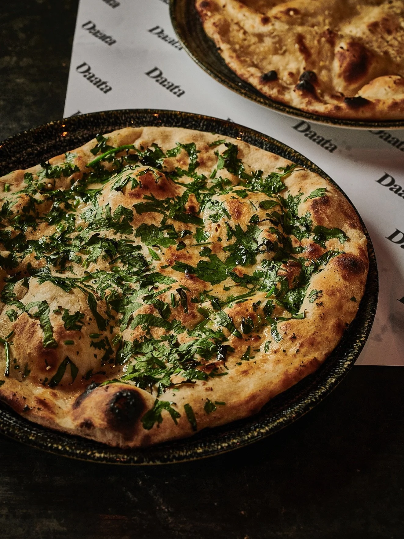 Daata&rsquo;s Naan Breads made using Shamim&rsquo;s dough recipe since 1999. Simply the freshest and most delicious Naans you can find! 

Available in flavours of Garlic, Peshwari, Chilli Cheese &amp; Garlic Onion &amp; Coriander.