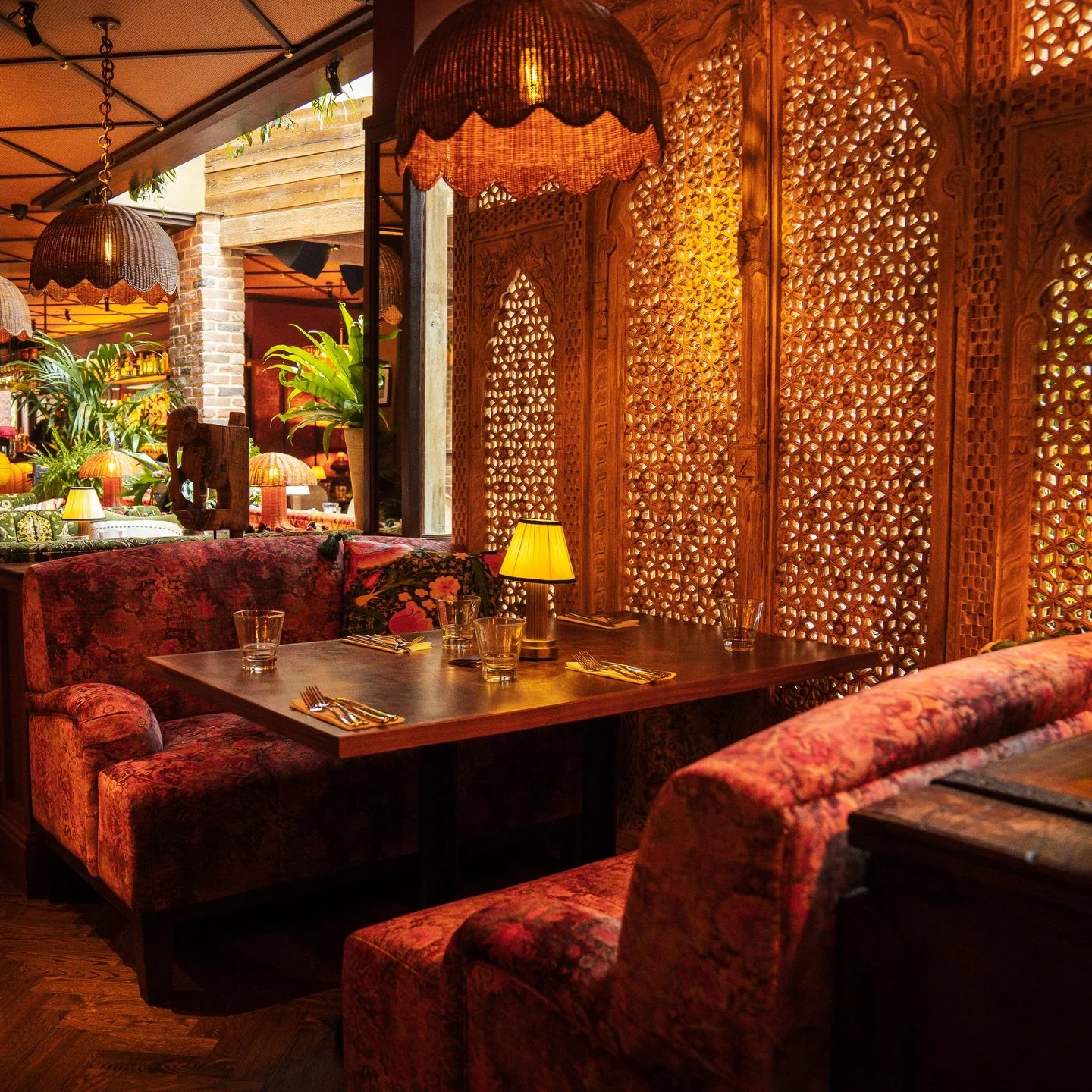 Have you visited Daata Sandymount yet? 

Our fifth location, nestled in the beautiful seaside village of Sandymount. A space built around everything we love about Daata. Warm Pakistani hospitality, food full of flavour and interiors filled with piece