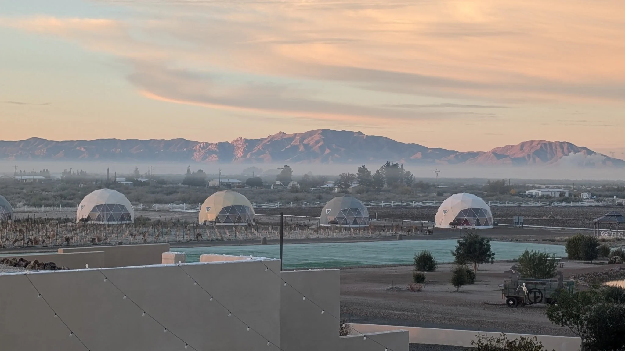 🌄 Willcox mornings are getting a little crisp&hellip; and we&rsquo;re loving it.
But don&rsquo;t worry&mdash;all of our glamping domes are fully heated and cooled, with heated floors in the bathrooms to keep things extra cozy.

If you&rsquo;re looki