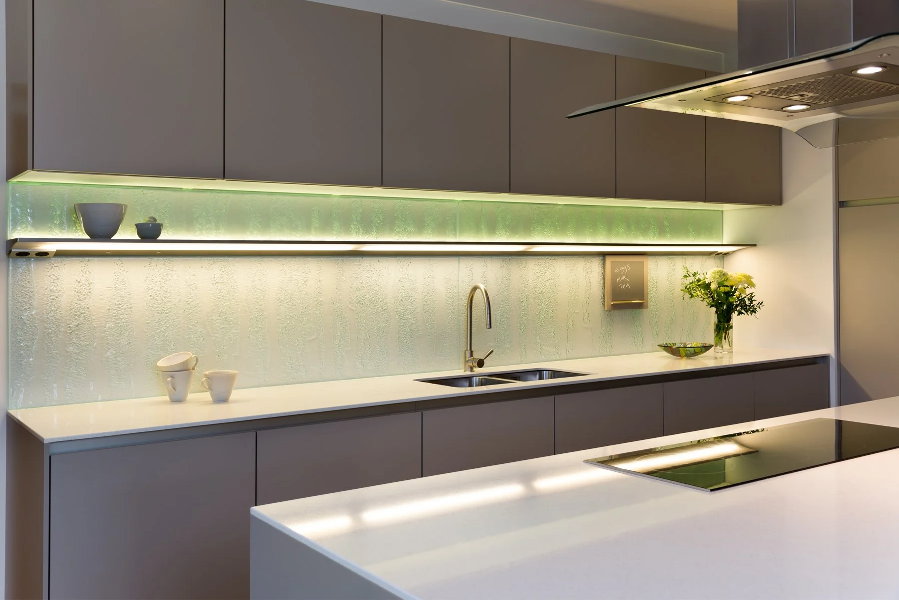 Jo Vincent bespoke textured glass kitchen splashback