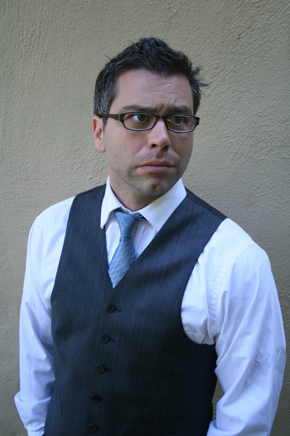 James Hay as Agent Carson