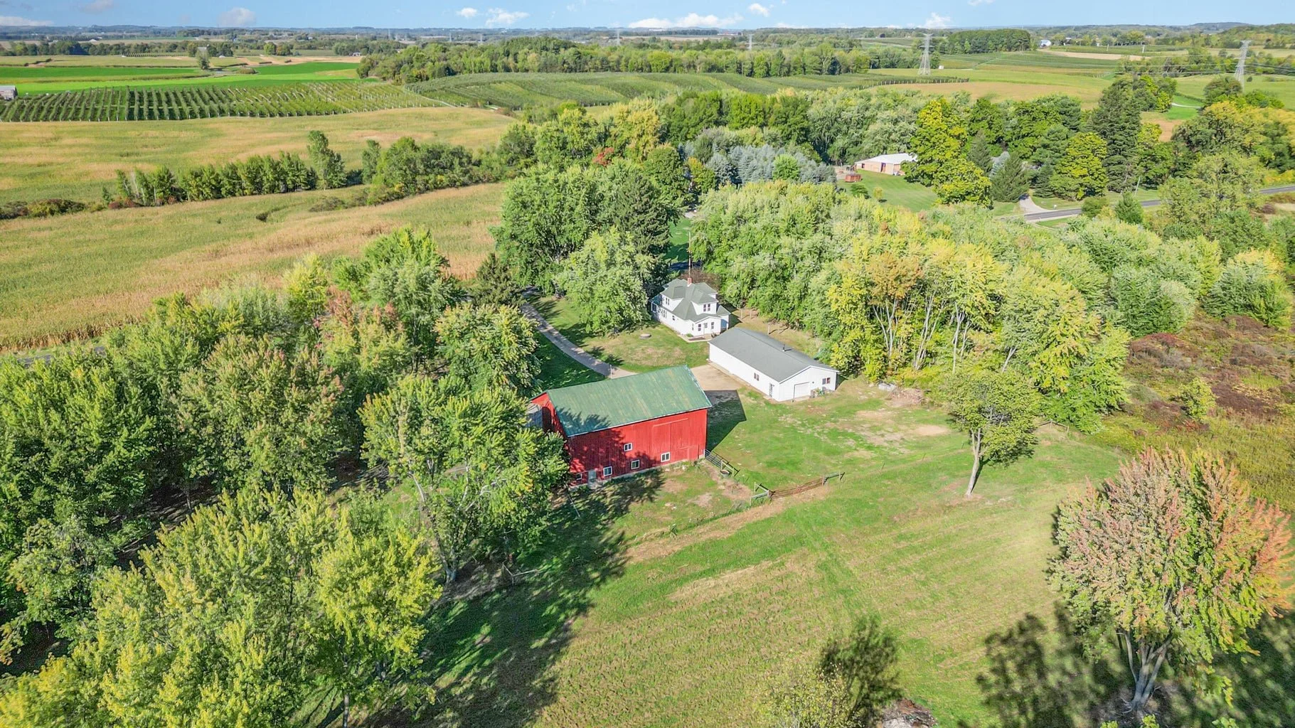 Lovely Hobby Farm + heated pole barn