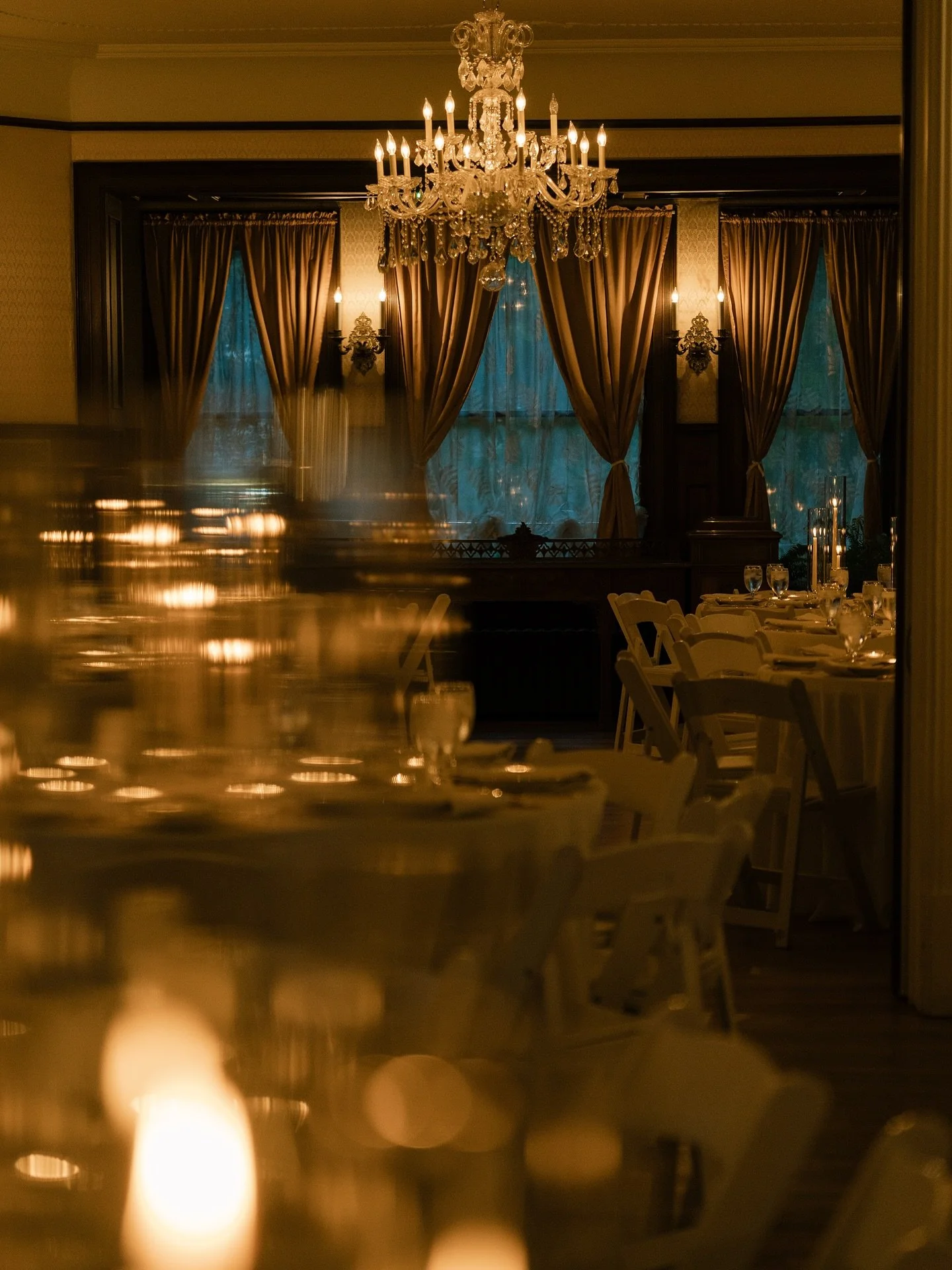 The setting, the details, and the people.. everything came together  so perfectly.
A fall celebration at the Grant-Humphreys Mansion, Denver.