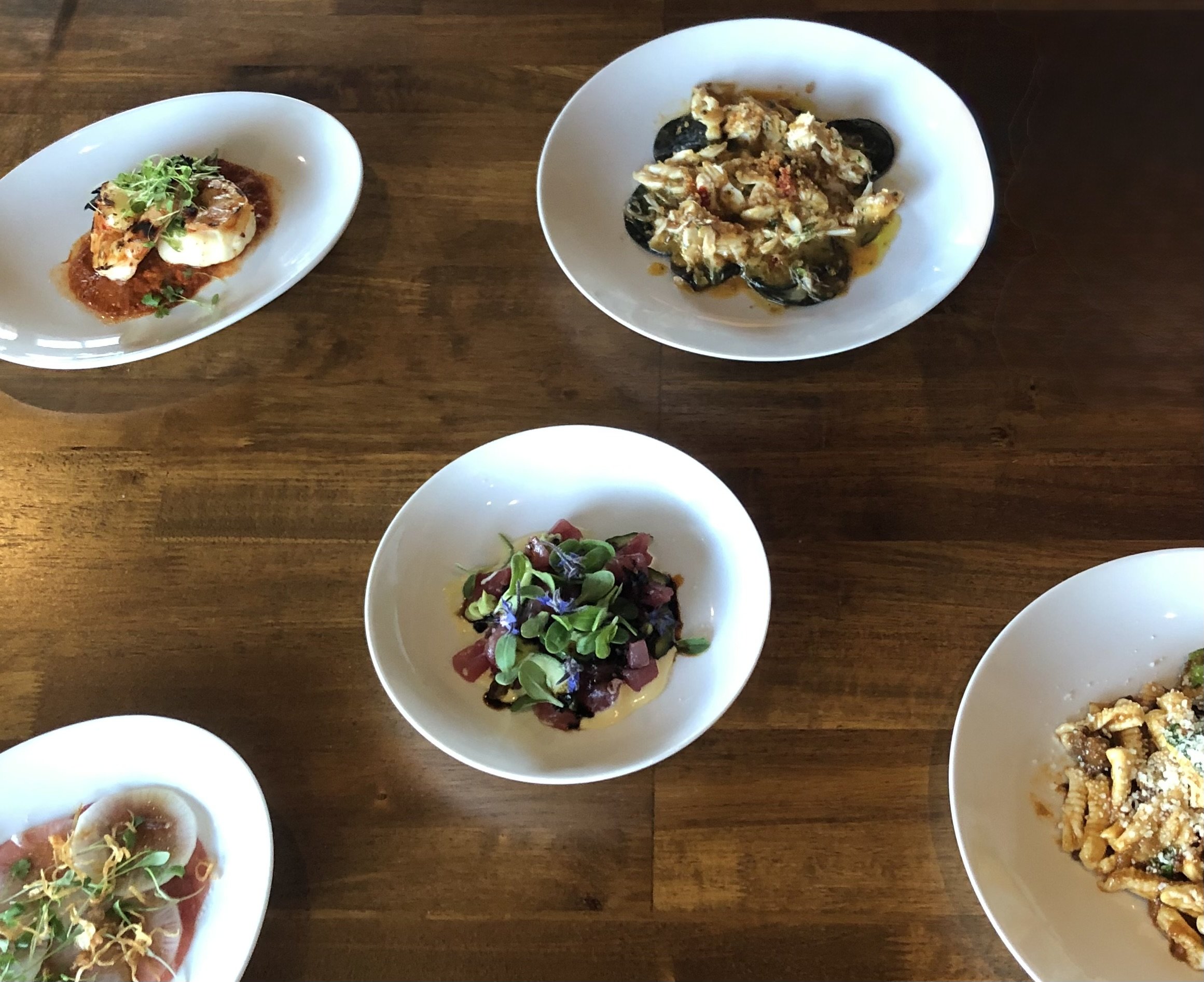 Table Shared Dining