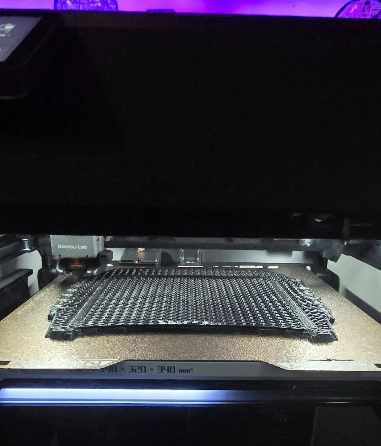 We have started prototyping for the wide version of EvoPad, which will be officially named EvoPad Notorious, because this pad is going to be B-I-G.  Releasing spring 2026.

www.sticky-feet.com

#onewheel #onewheelgt #onewheelxrclassic #OnewheelXR #on