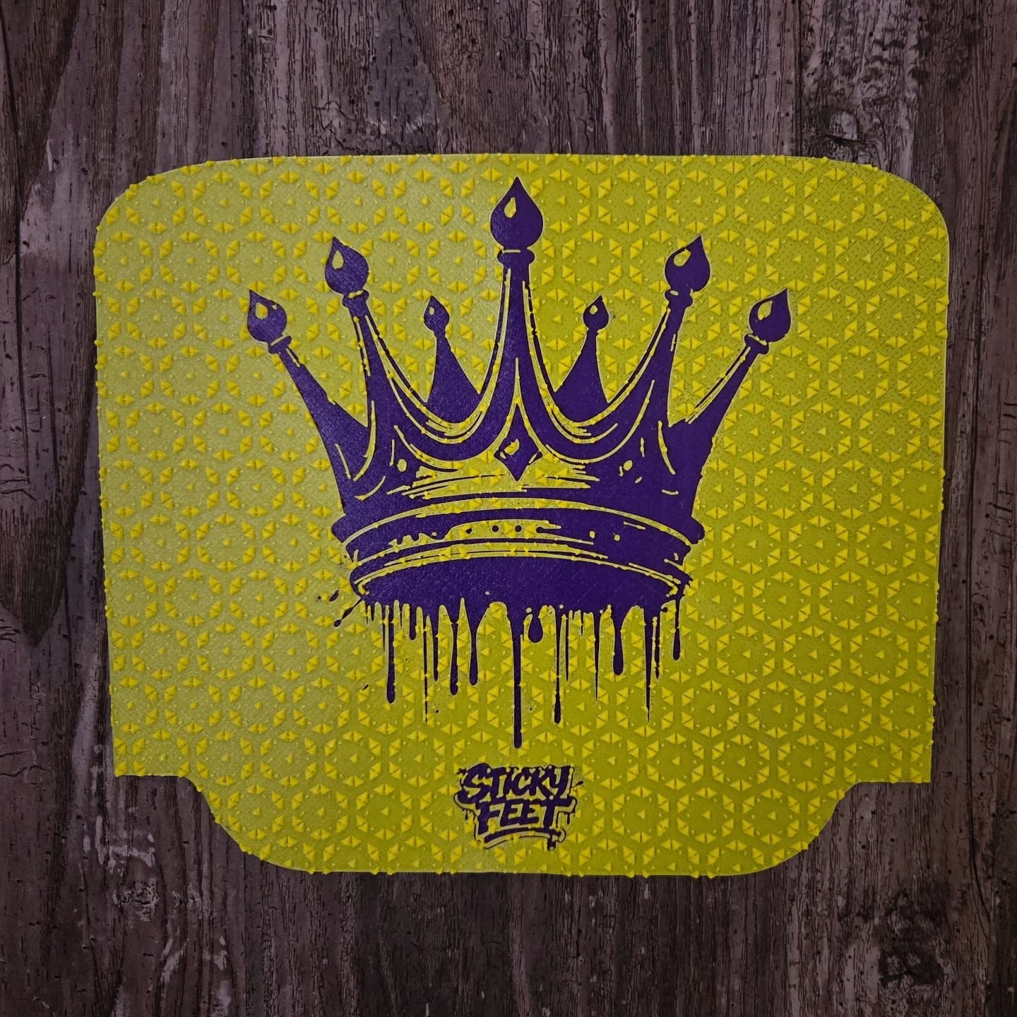 The king of #onewheel grip keeps getting better and better!  Grab this new grafx grip, available now.

sticky-feet.com

#onewheelnation #rideonewheel #onewheelgt #vesc #vescommunity #OnewheelXR #onewheelpint #stickyrider