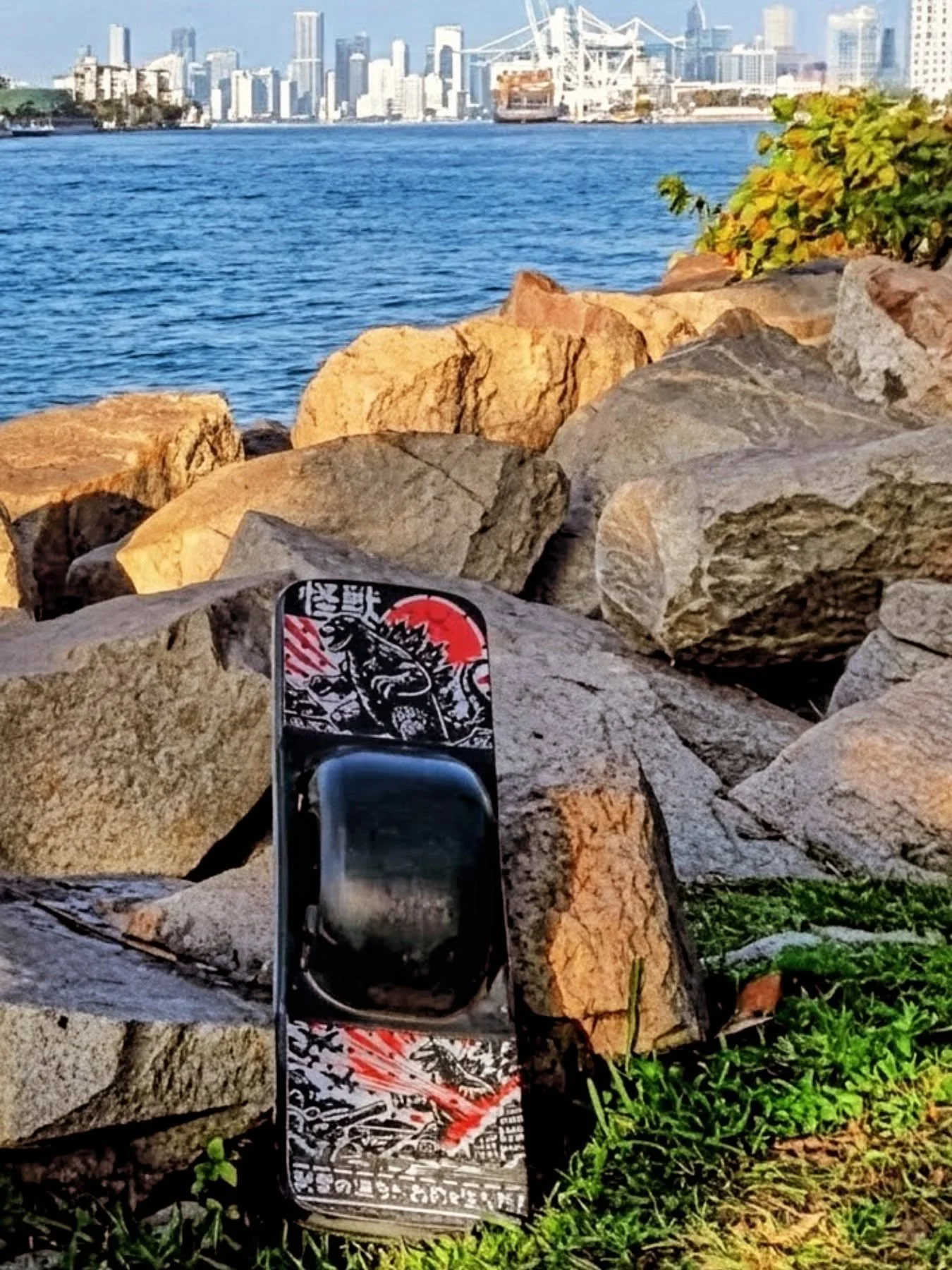 Love seeing pics of our grip tape out in the wild! TPU #GripTape changing the game one #Onewheel at a time.

www.sticky-feet.com

#onewheelnation #rideonewheel #StickyFeet