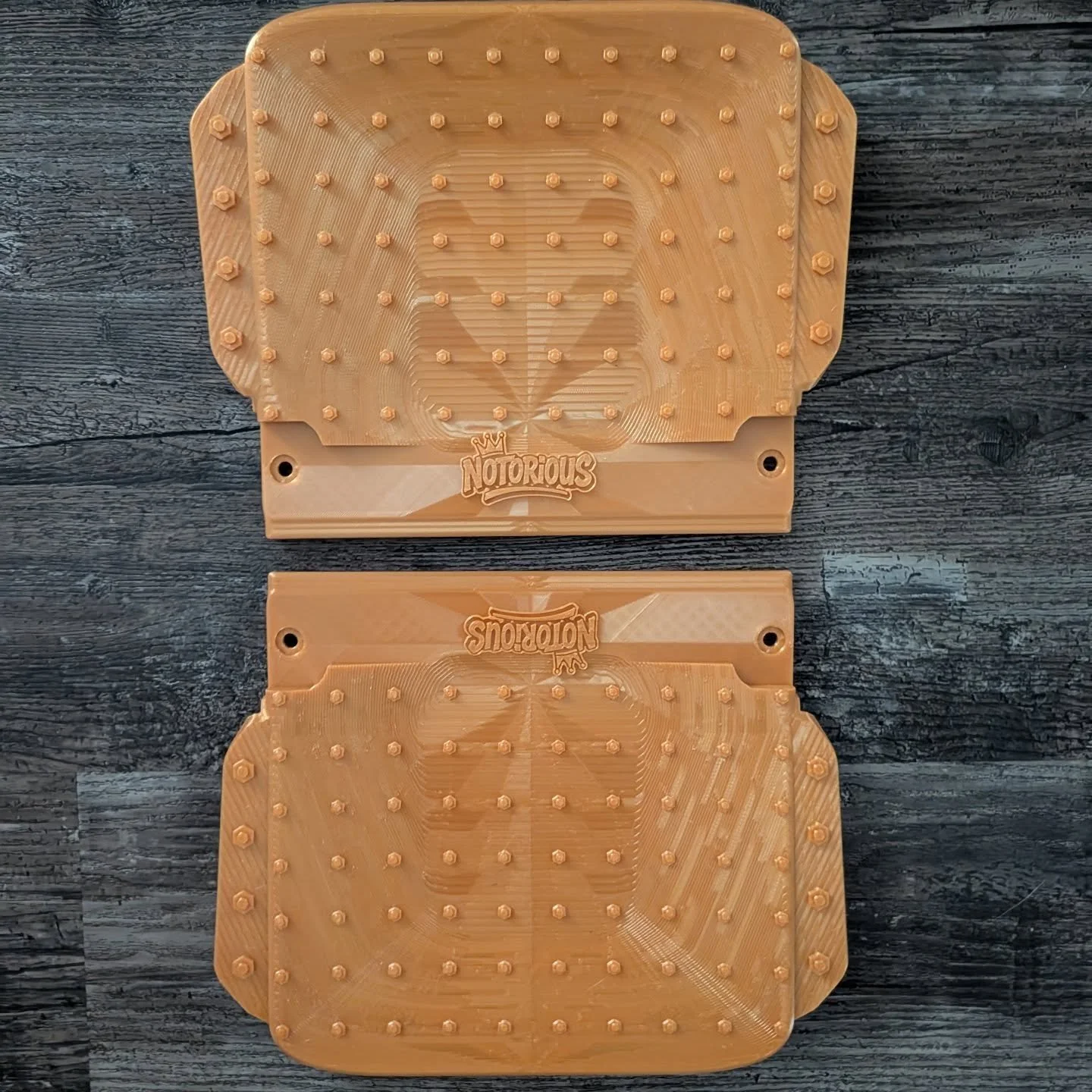 Stay Golden.

EvoPad &amp; EvoPad Notorious (Ultrawide, 11.4") pad system by Sticky Feet.  Featuring a fully embedded sensor and integrated studded TPU grip, this is the no brainer #onewheel upgrade you all have been waiting for.

stickyfeet.co
