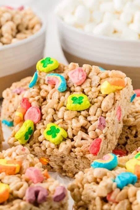 Lucky-Charms-Rice-Krispie-Treats-PIN-453x680.jpg