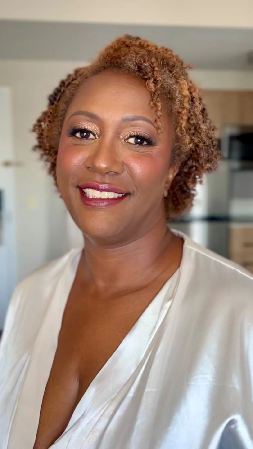 πͺTrue artistry lies in enhancing, not altering — revealing the version of you that feels effortless, elegant, and entirely your own.
After 12+ years in the industry, I’ve learned that the most powerful makeup doesn’t transform who