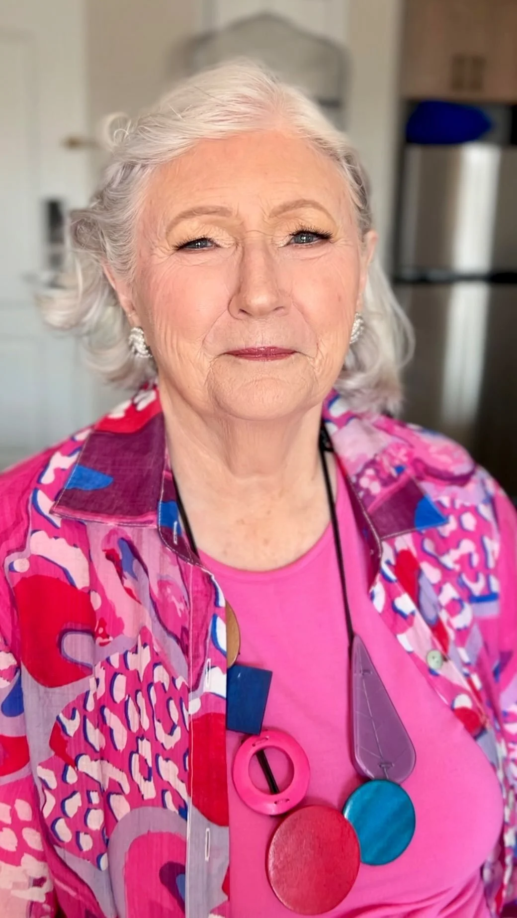 The one thing I π
π»‍βοΈREFUSEπ
π»‍βοΈ to do as your makeup artist? Diminish your individuality for the sake of trends. My promise is to enhance, never mask, the essence of who you are.
After over a decade working with brides, businesswomen, a