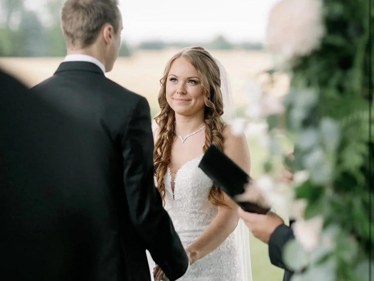 Bridal makeup by Agnia Louminskaia, highlighting natural beauty and timeless elegance for weddings in Toronto, Richmond Hill, and the GTA. Perfectly blended, long-lasting and camera-ready, this look ensures every bride and her bridal party feel radia