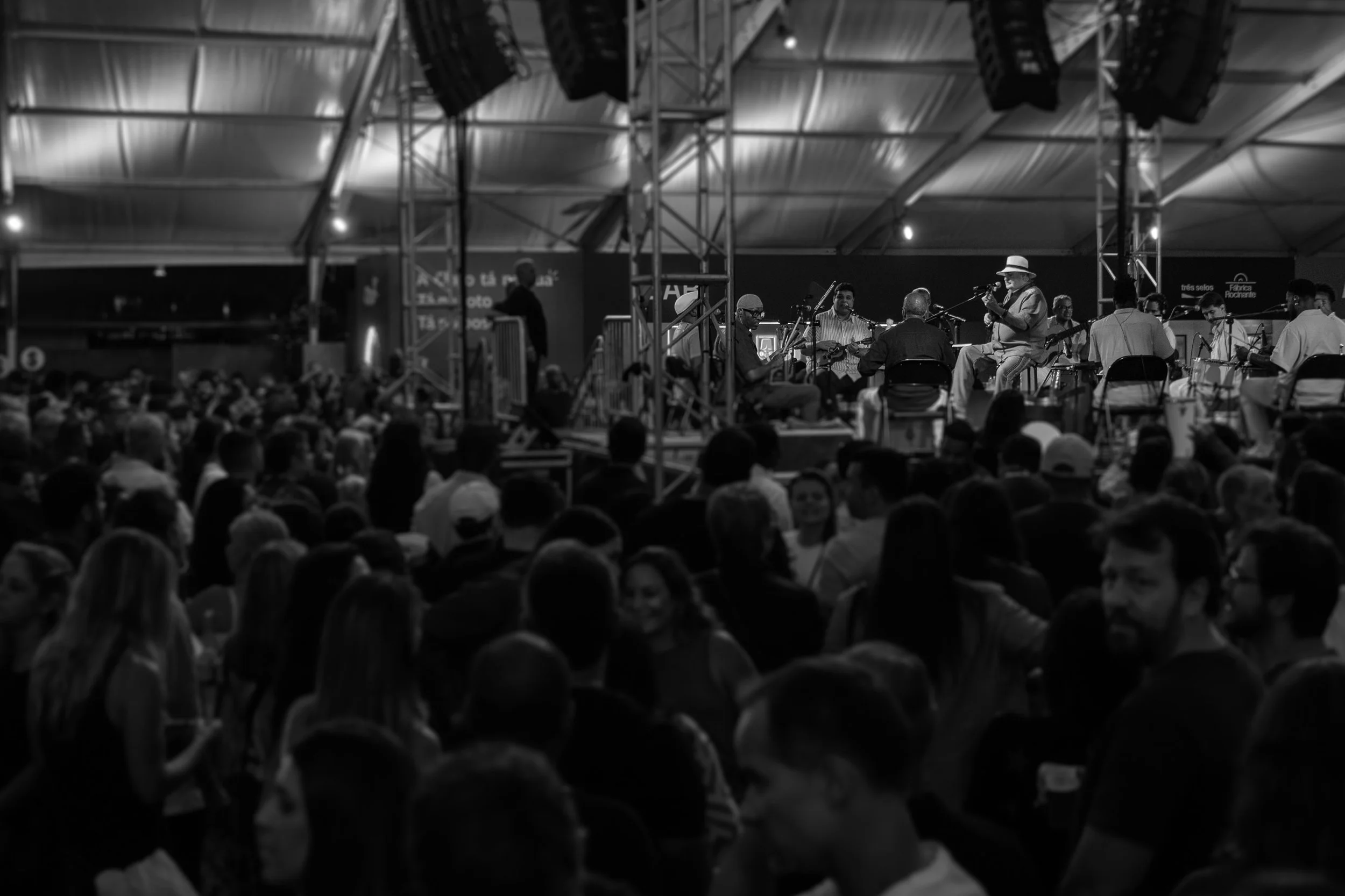 moacyr-luz-samba-do-trabalhador-30.10.25-brava-arena-jockey-042.jpg