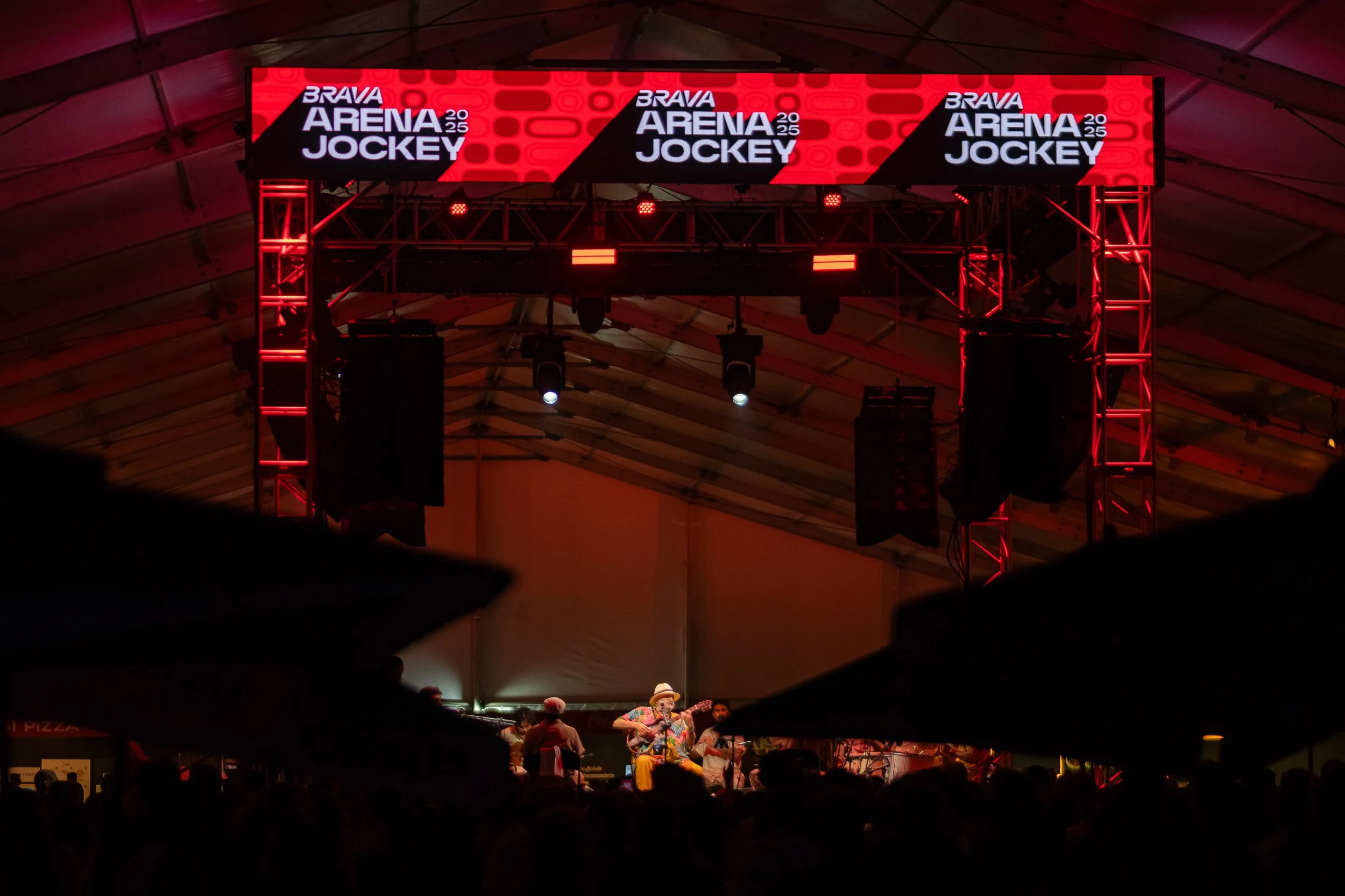 moacyr-luz-samba-do-trabalhador-06.11.25-brava-arena-jockey-029.jpg