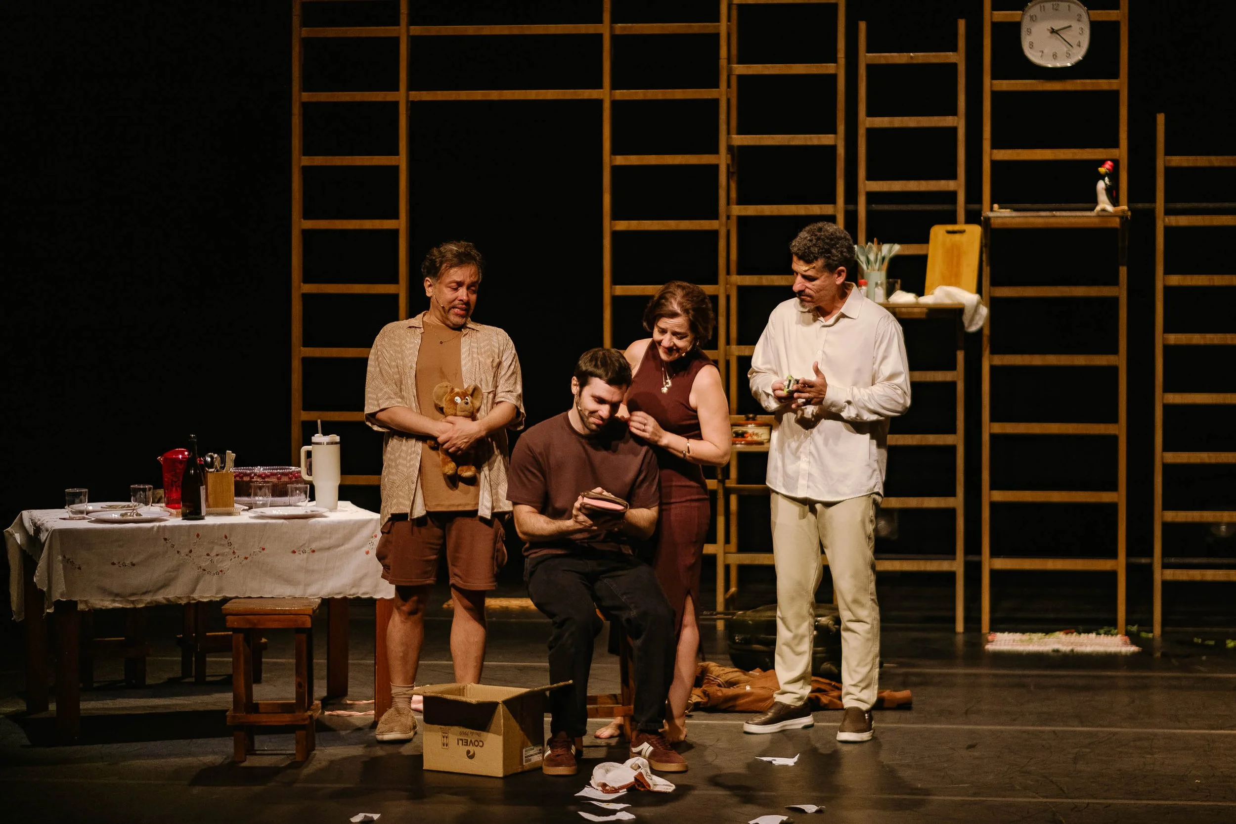 o-formigueiro-teatro-adolpho-bloch-325.jpg