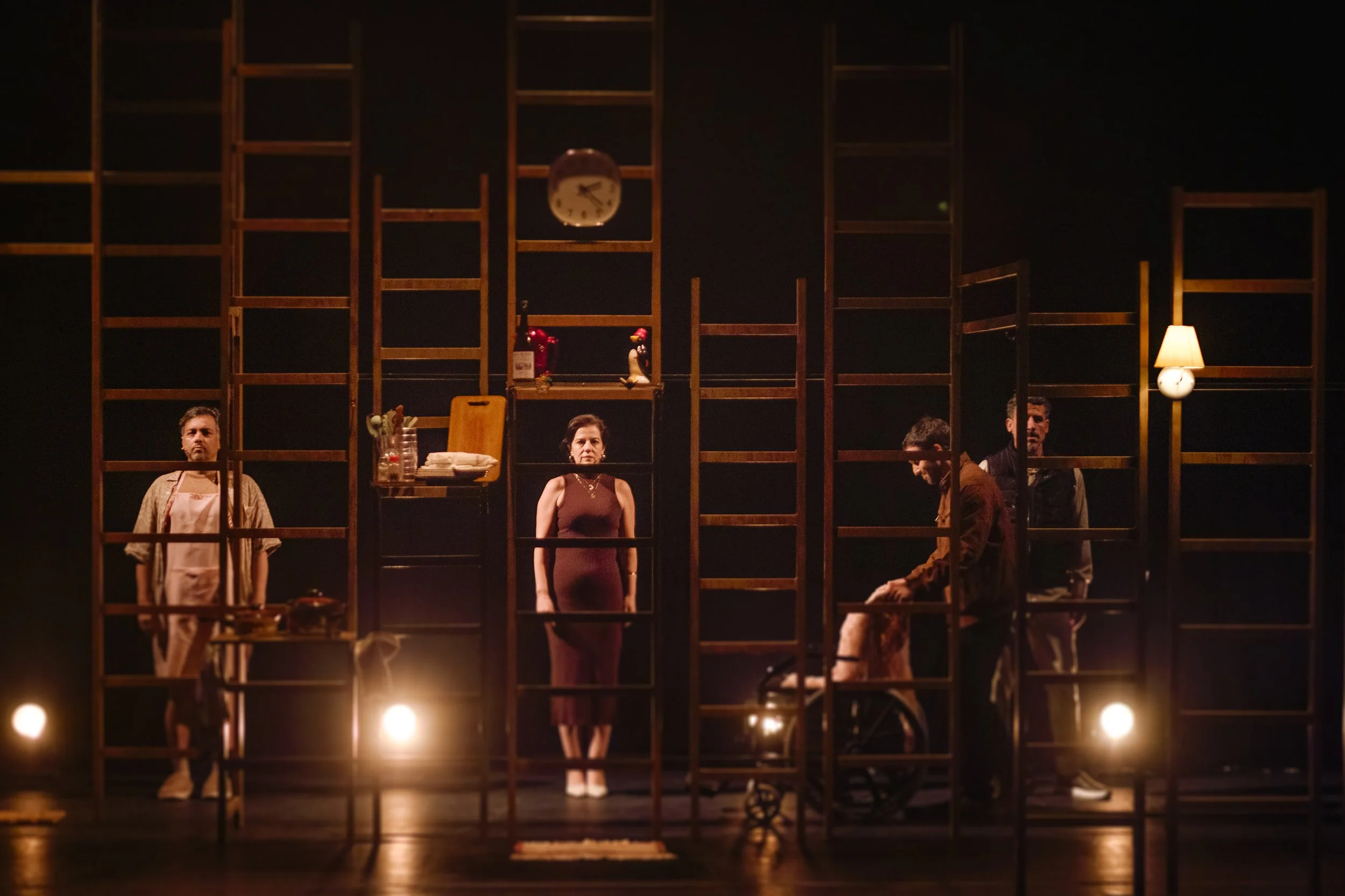 o-formigueiro-teatro-adolpho-bloch-033.jpg