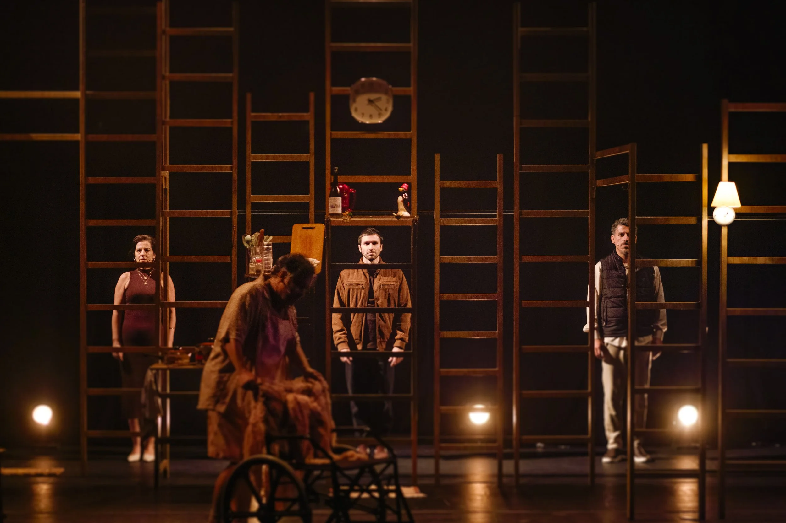 o-formigueiro-teatro-adolpho-bloch-037.jpg