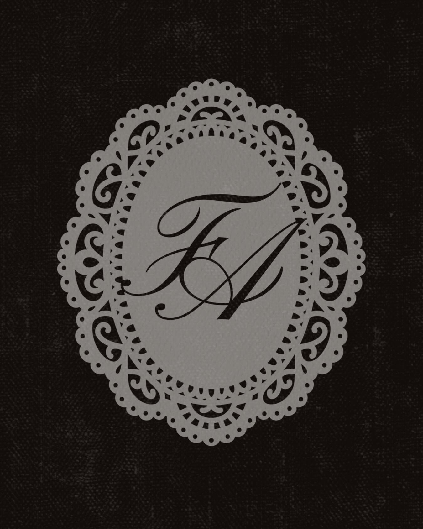 A refined look, with the same intention 🤍
Soft, elevated beauty- always.

#bridalmakeupartist #softglammakeup #naturalmakeupartist #oregonmakeupartist #bridalbeauty