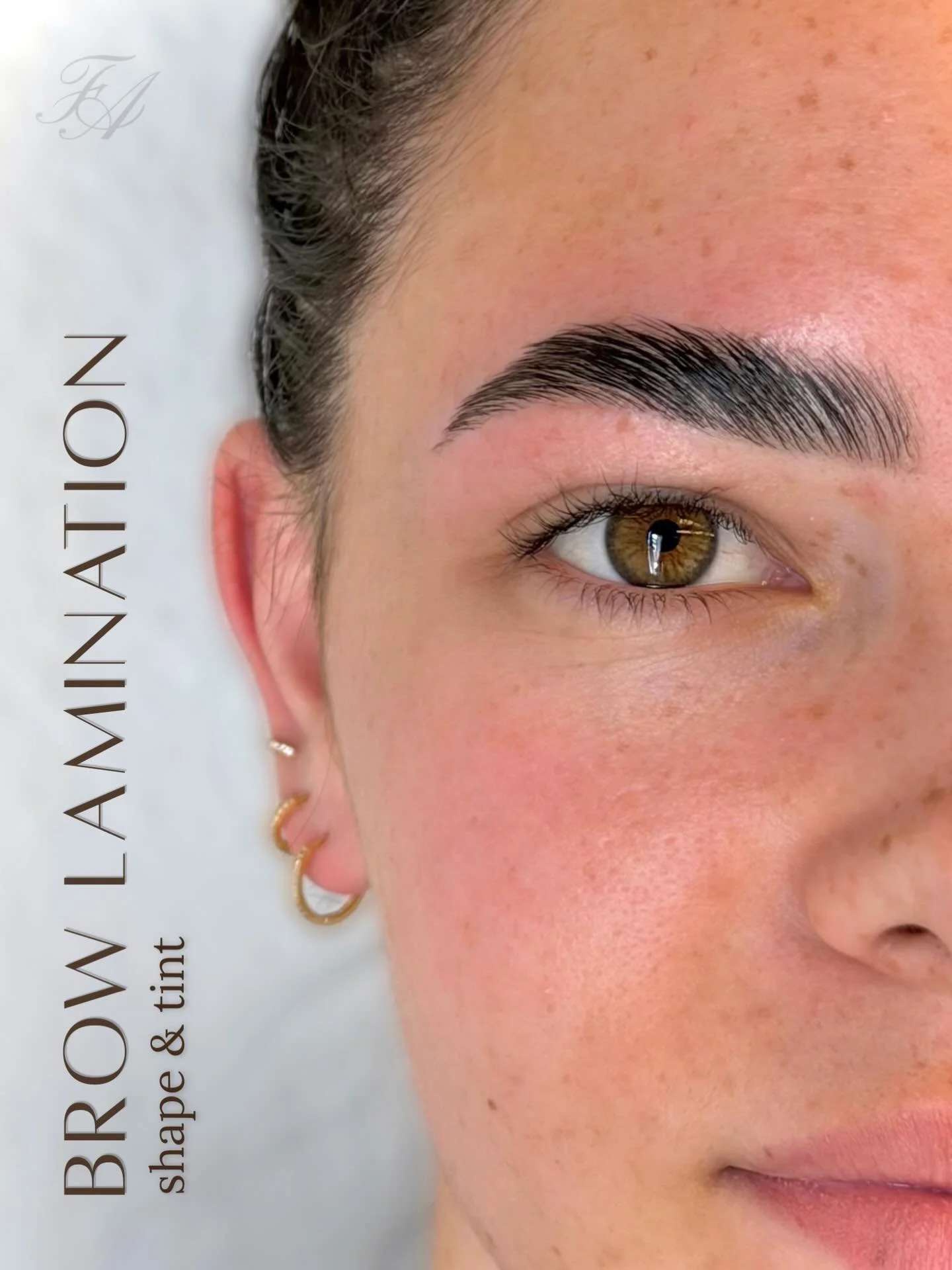 fluffy, lifted, and effortless 🤍
brow lamination + shape &amp; tint for that everyday, put-together feel

#browlamination #fluffybrows #browartist #naturalbrows #softglam