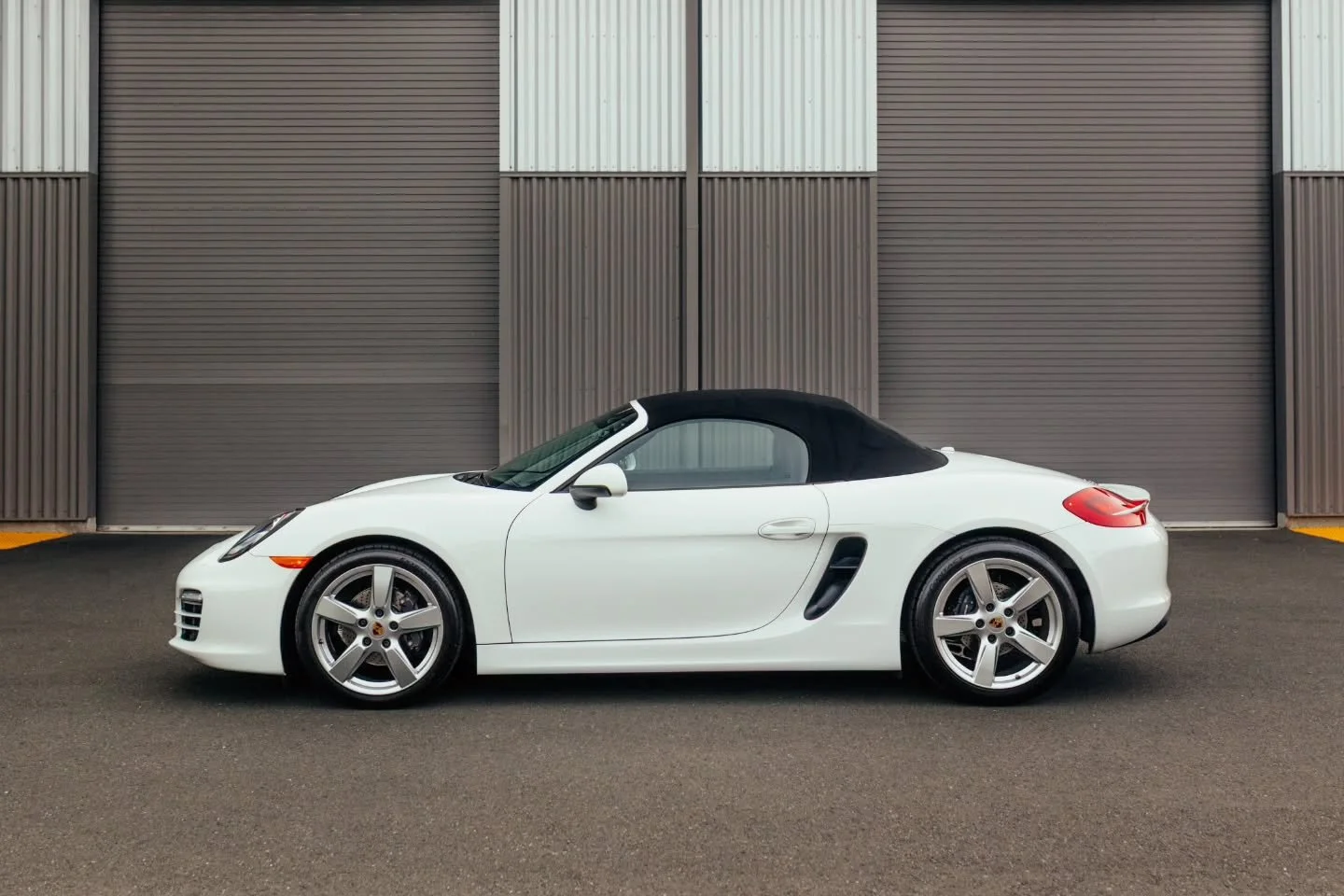 LIVE❗️ 2014 Porsche Boxter with just 15k miles is now available through us on @bringatrailer 

This is one of the best turn key fun summer cars money can buy, so dont miss it! Link in bio for the auction...

#Porsche #Boxter #arcticautowerks #bringat