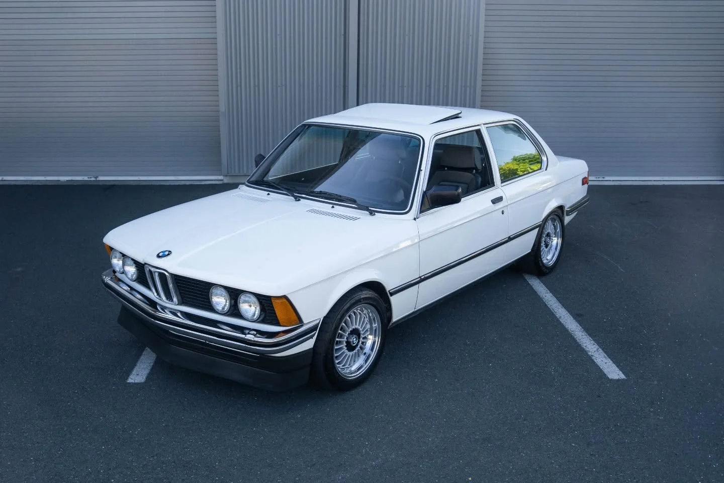 Live❗️ Just a few days left on our clients rare BMW 320is. Going at no reserve so highest bid takes it!

#arcticautowerks #bringatrailer #localpartner