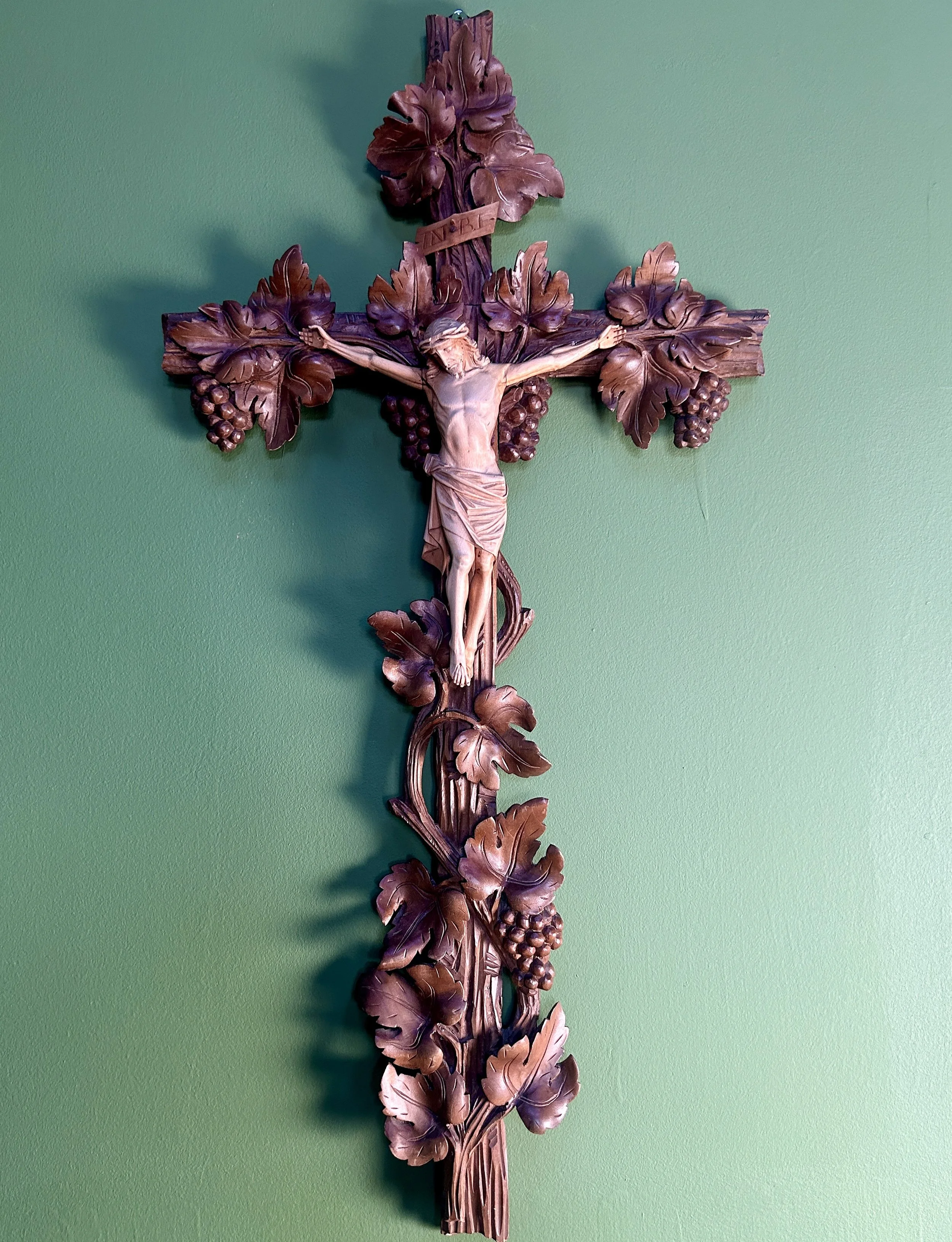 19th Century Black Forest Carved Crucifix with Corpus Christi, Vine Leaves & Grapes